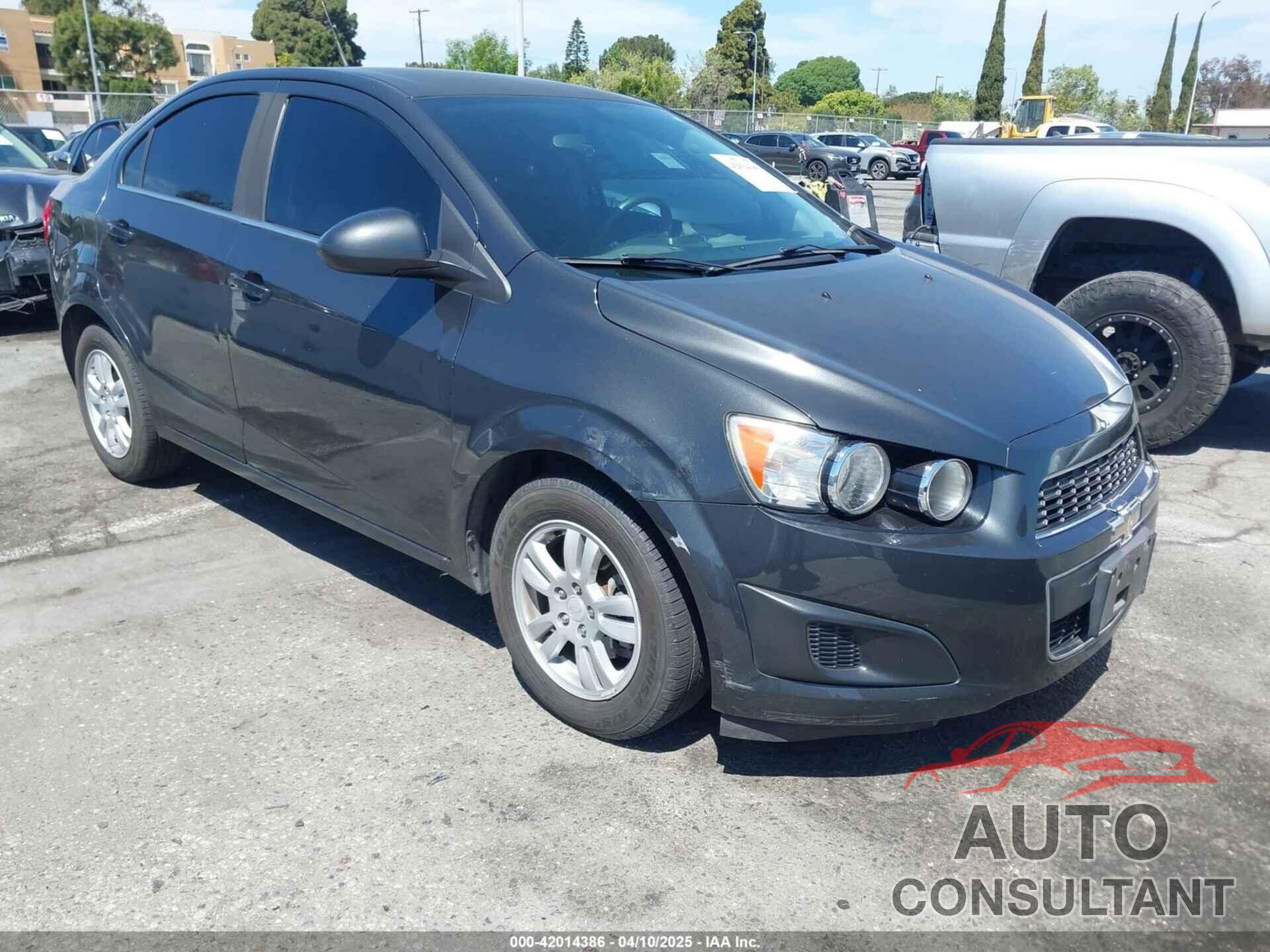 CHEVROLET SONIC 2014 - 1G1JC5SB7E4146444