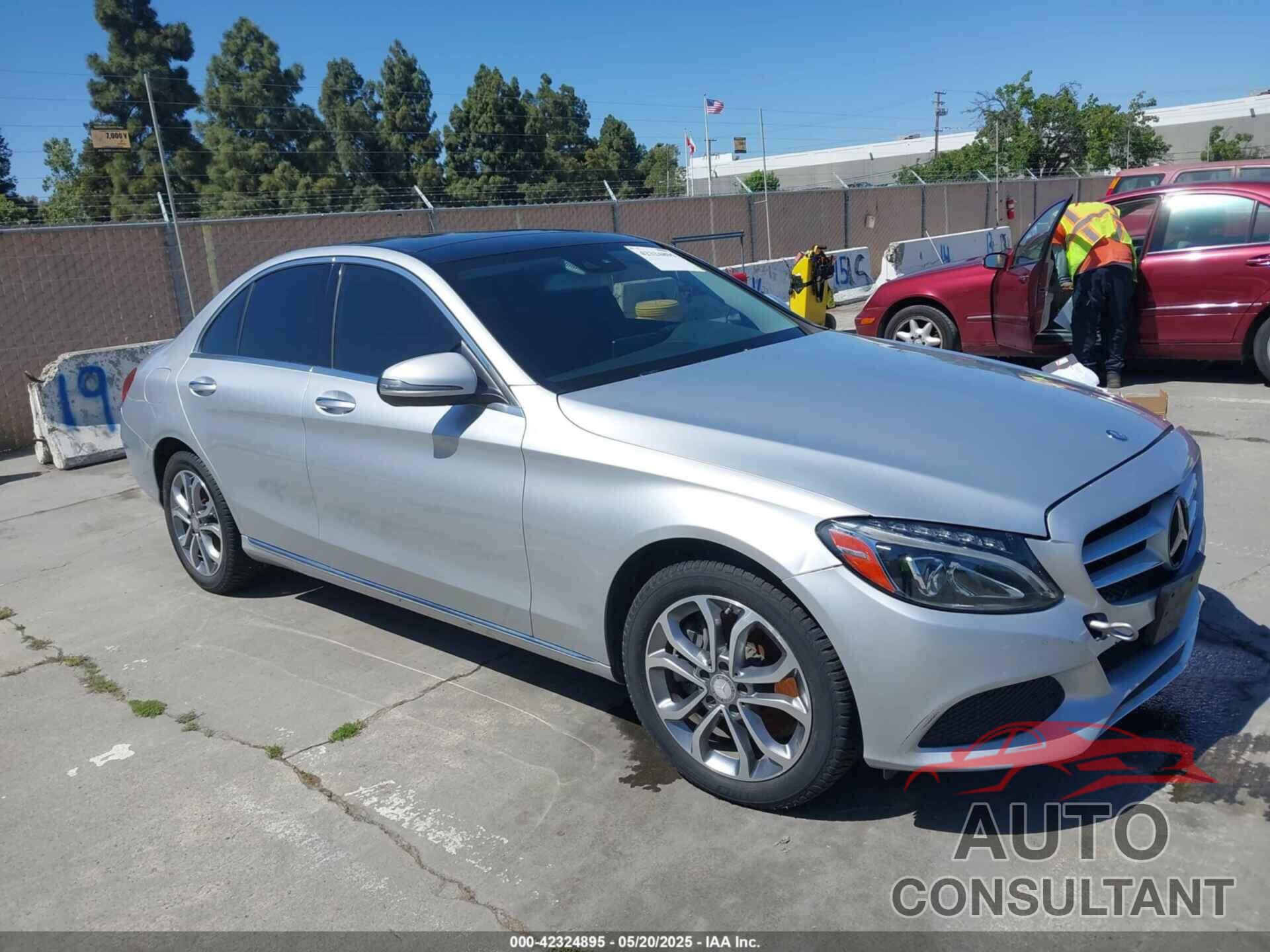 MERCEDES-BENZ C 300 2016 - 55SWF4KB5GU134155