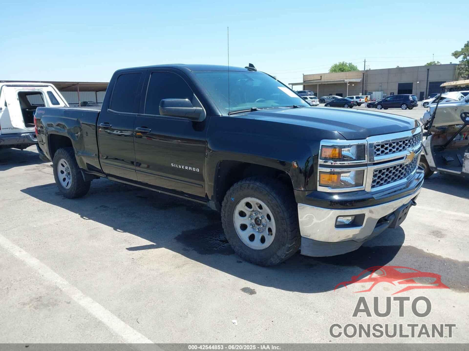 CHEVROLET SILVERADO 1500 2015 - 1GCVKREC0FZ251922
