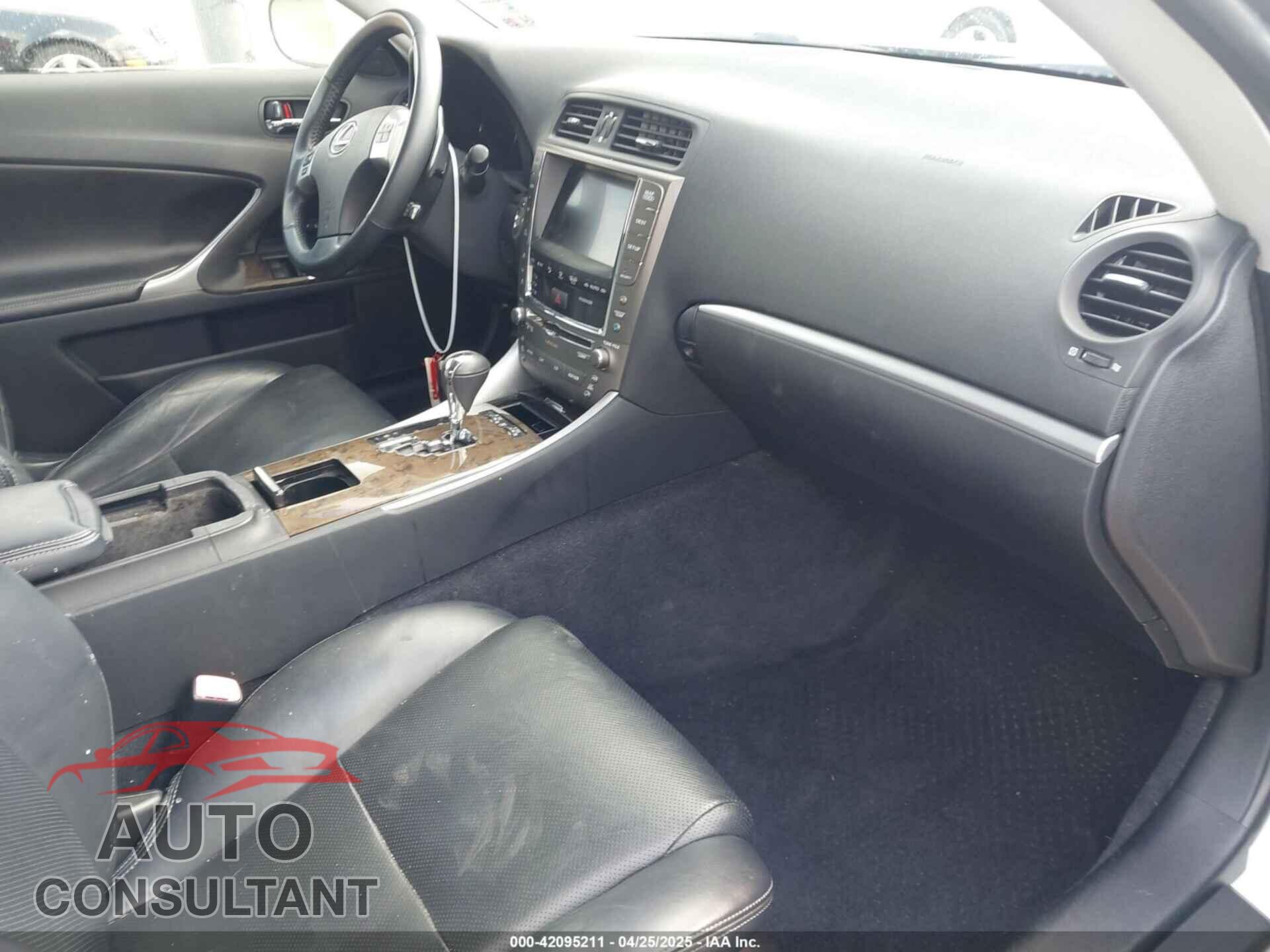 LEXUS IS 350C 2012 - JTHFE2C21C2508666