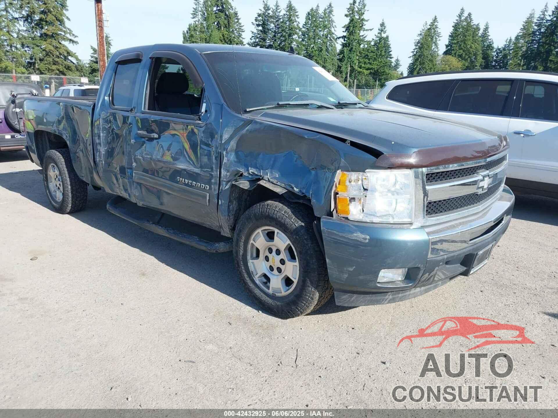 CHEVROLET SILVERADO 1500 2011 - 1GCRCSE06BZ438443