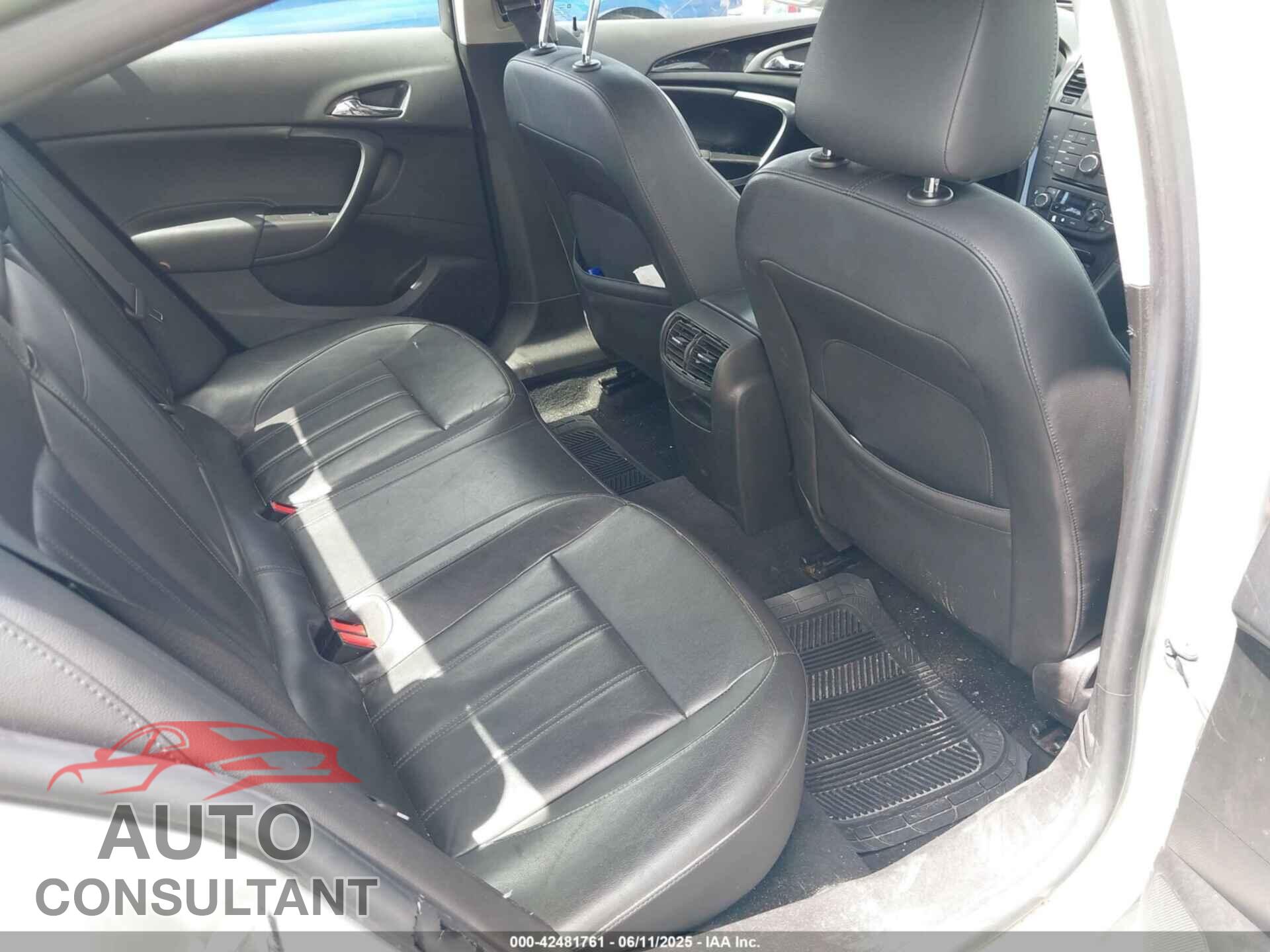 BUICK REGAL 2011 - W04GP5EC3B1068357