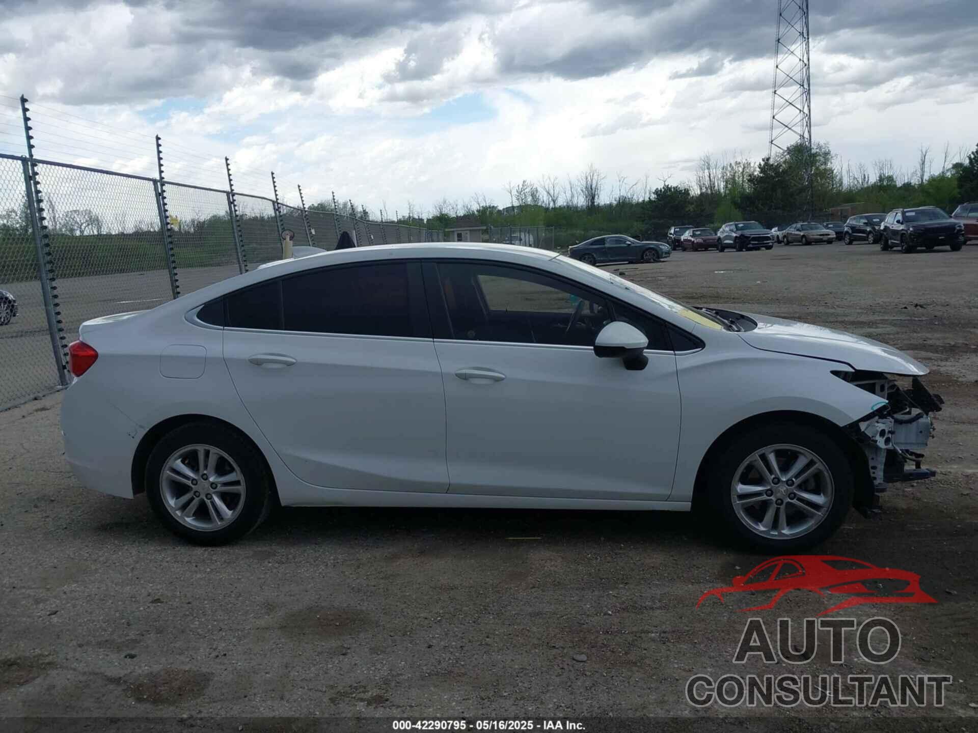 CHEVROLET CRUZE 2017 - 1G1BE5SM7H7229567
