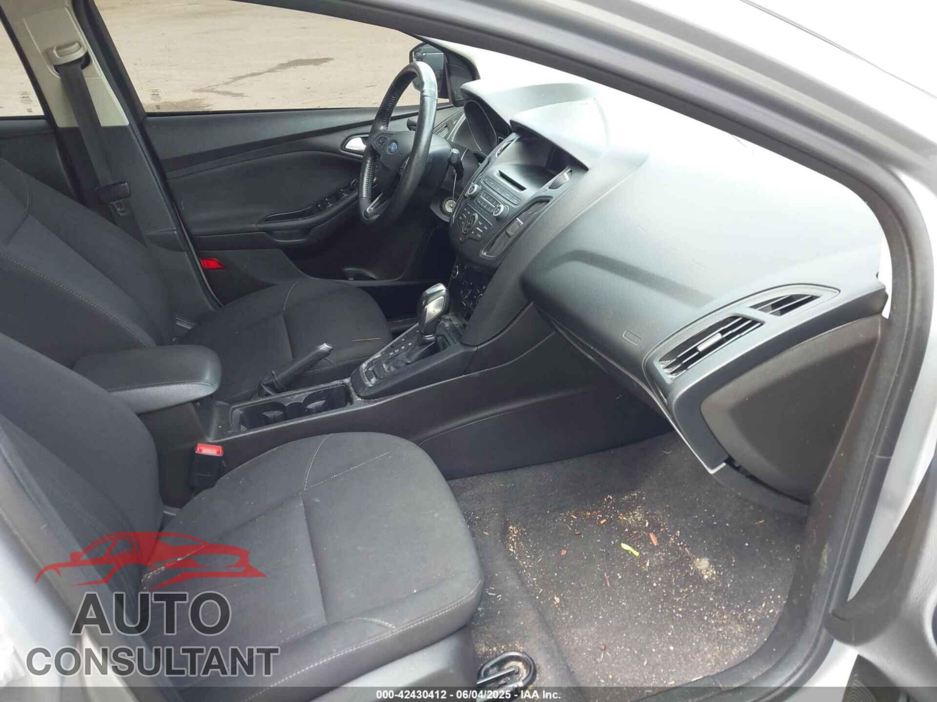 FORD FOCUS 2016 - 1FADP3FE3GL280819