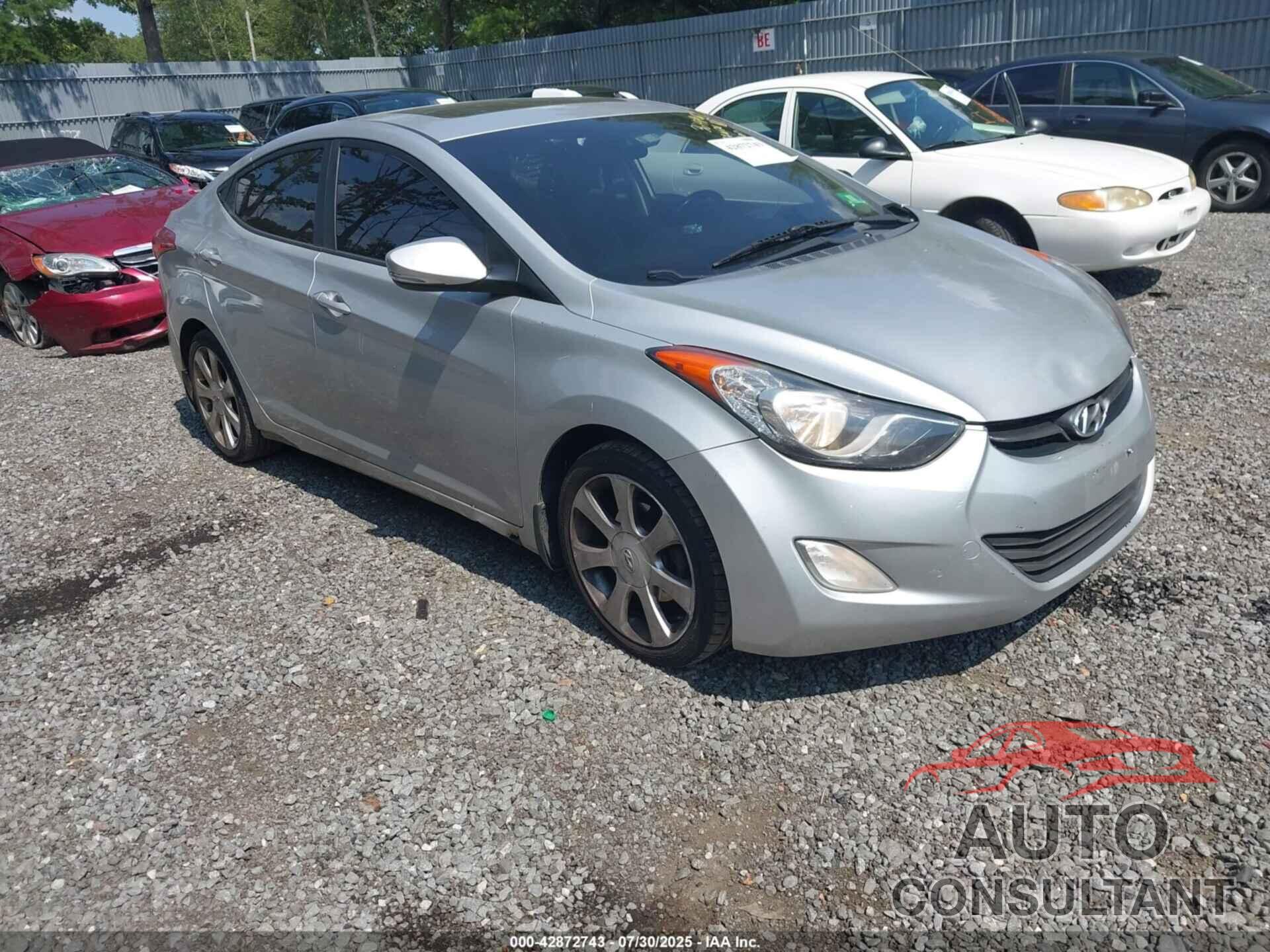 HYUNDAI ELANTRA 2013 - KMHDH4AE8DU627356