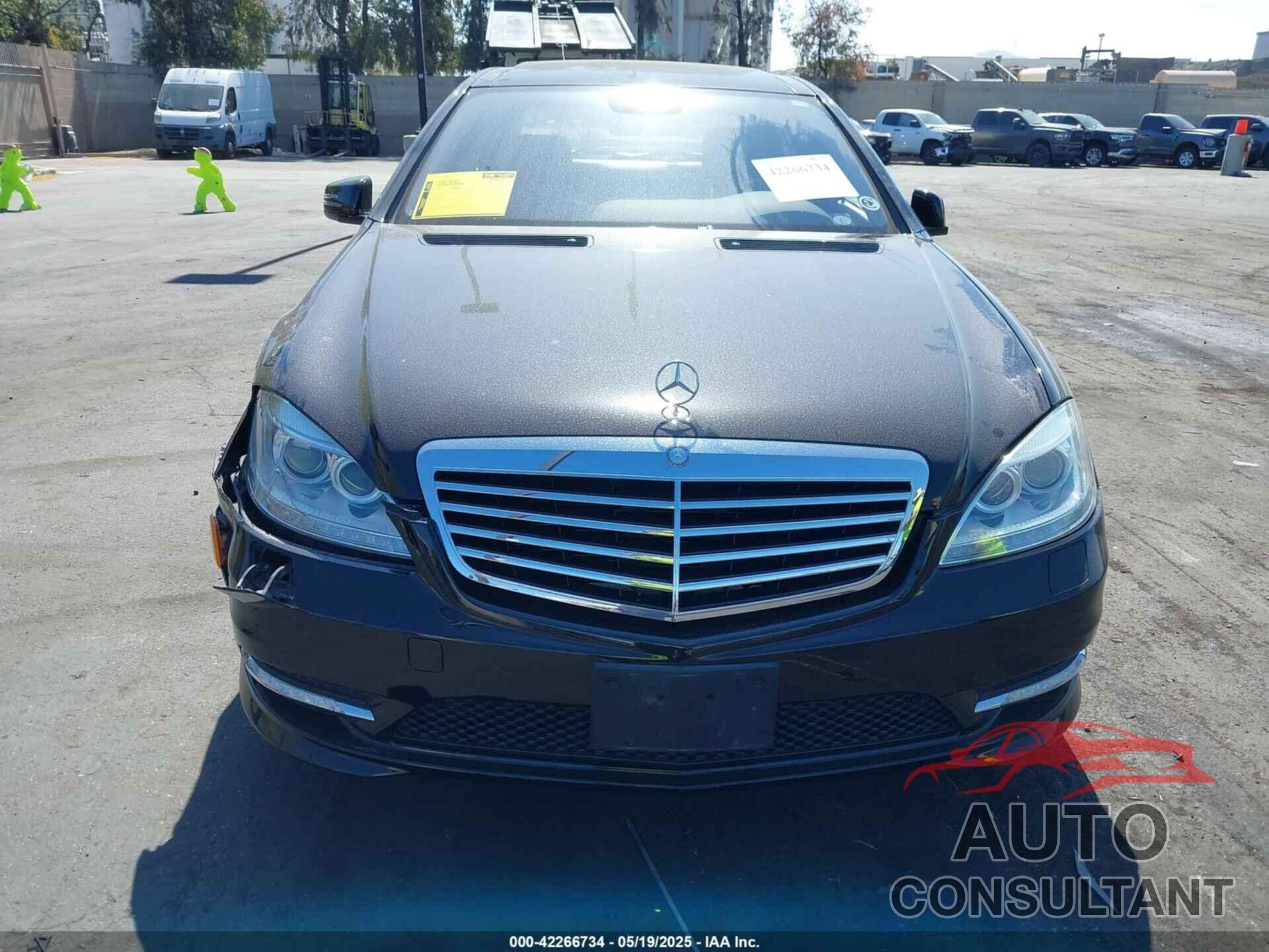 MERCEDES-BENZ S 550 2010 - WDDNG7BB9AA347420