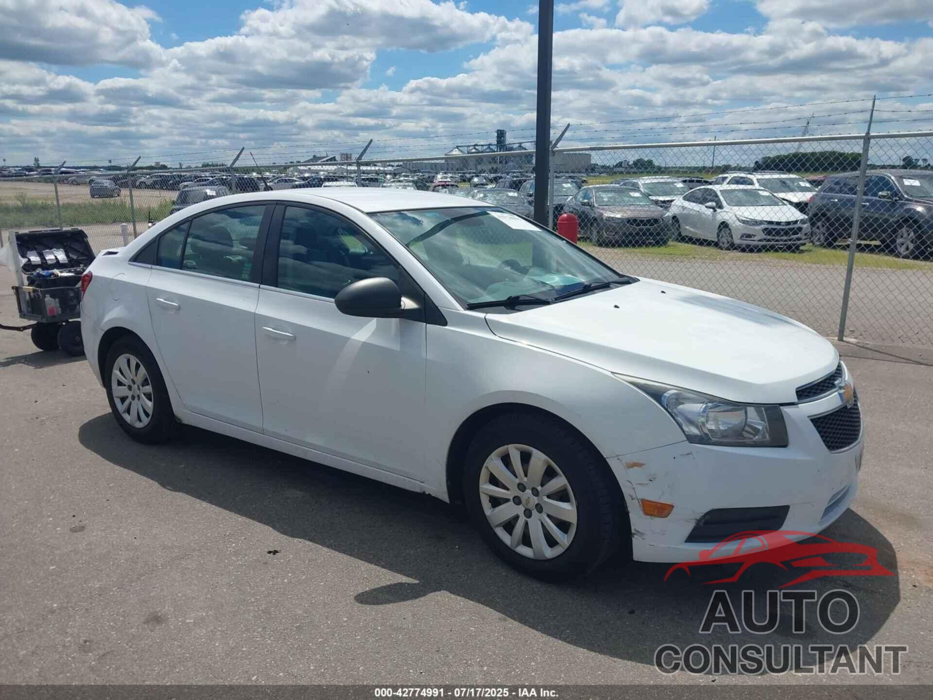 CHEVROLET CRUZE 2011 - 1G1PC5SH8B7230507