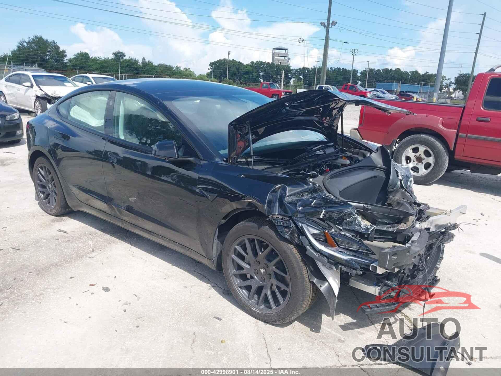 TESLA MODEL 3 2024 - 5YJ3E1EA2RF739195