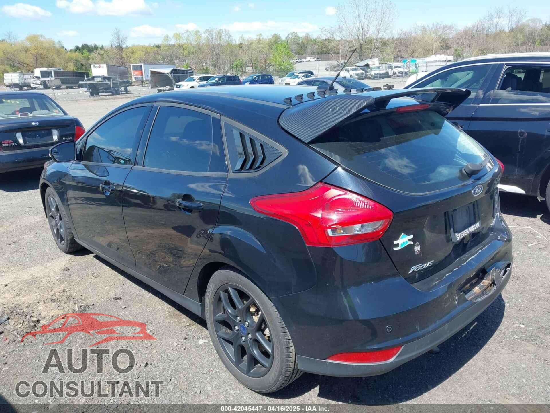 FORD FOCUS 2016 - 1FADP3K23GL377157