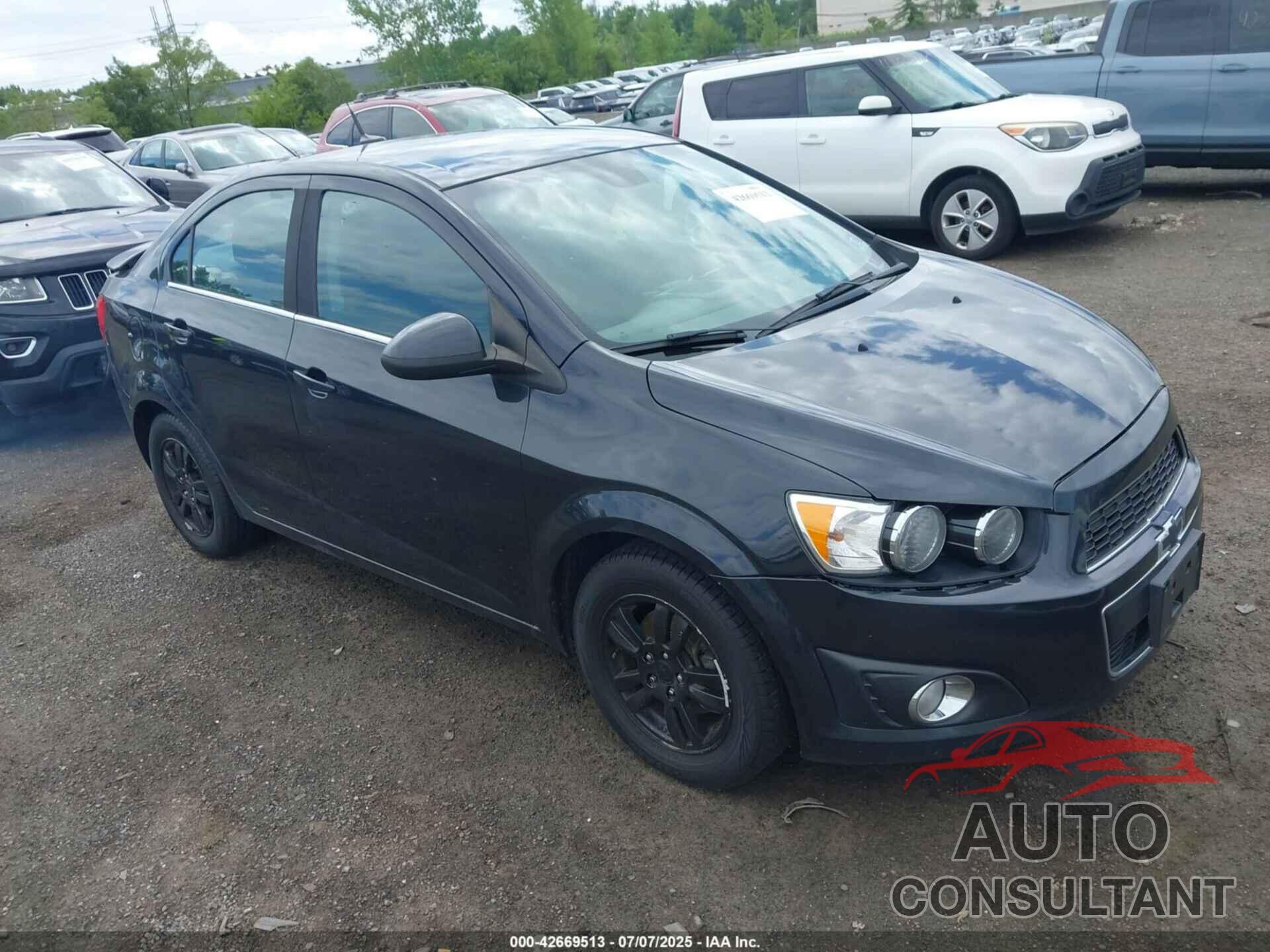 CHEVROLET SONIC 2013 - 1G1JC5SH4D4172888
