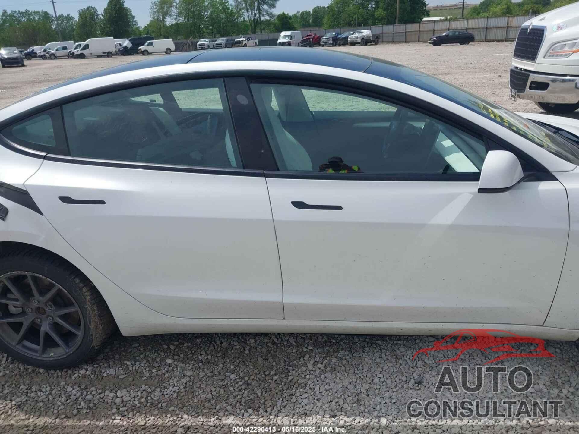TESLA MODEL 3 2022 - 5YJ3E1EB4NF165427