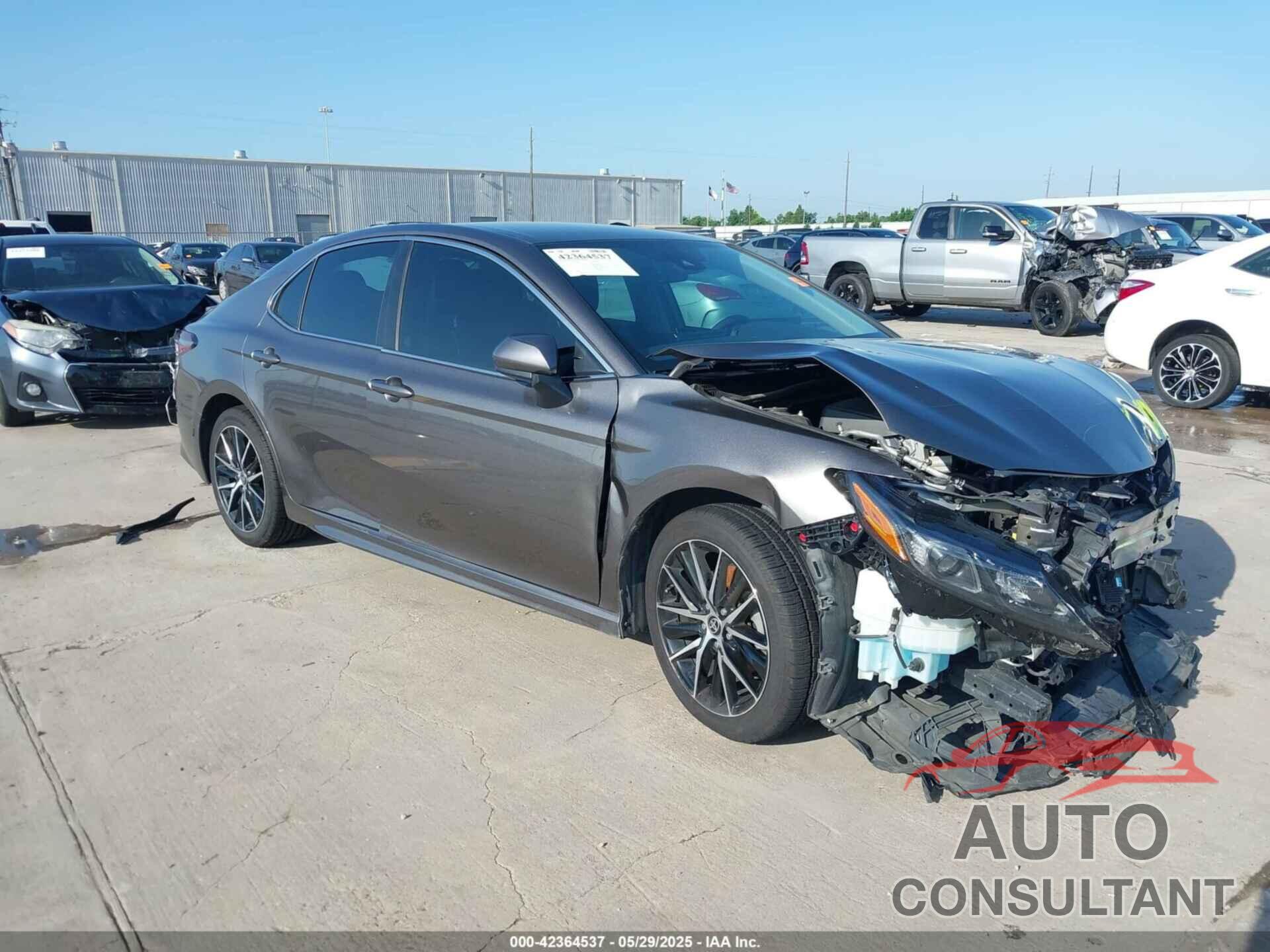 TOYOTA CAMRY 2021 - 4T1G11AK5MU527267