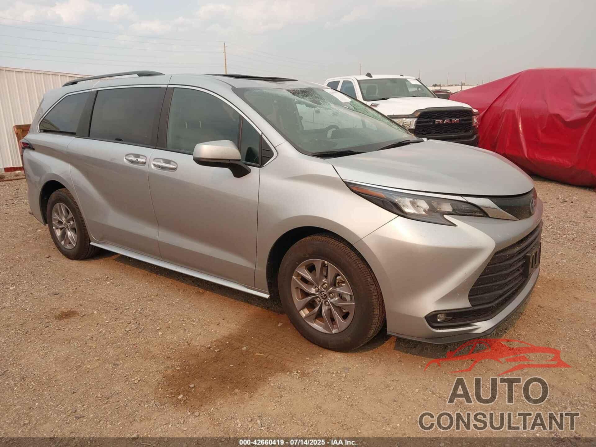 TOYOTA SIENNA 2025 - 5TDYRKEC5SS261146