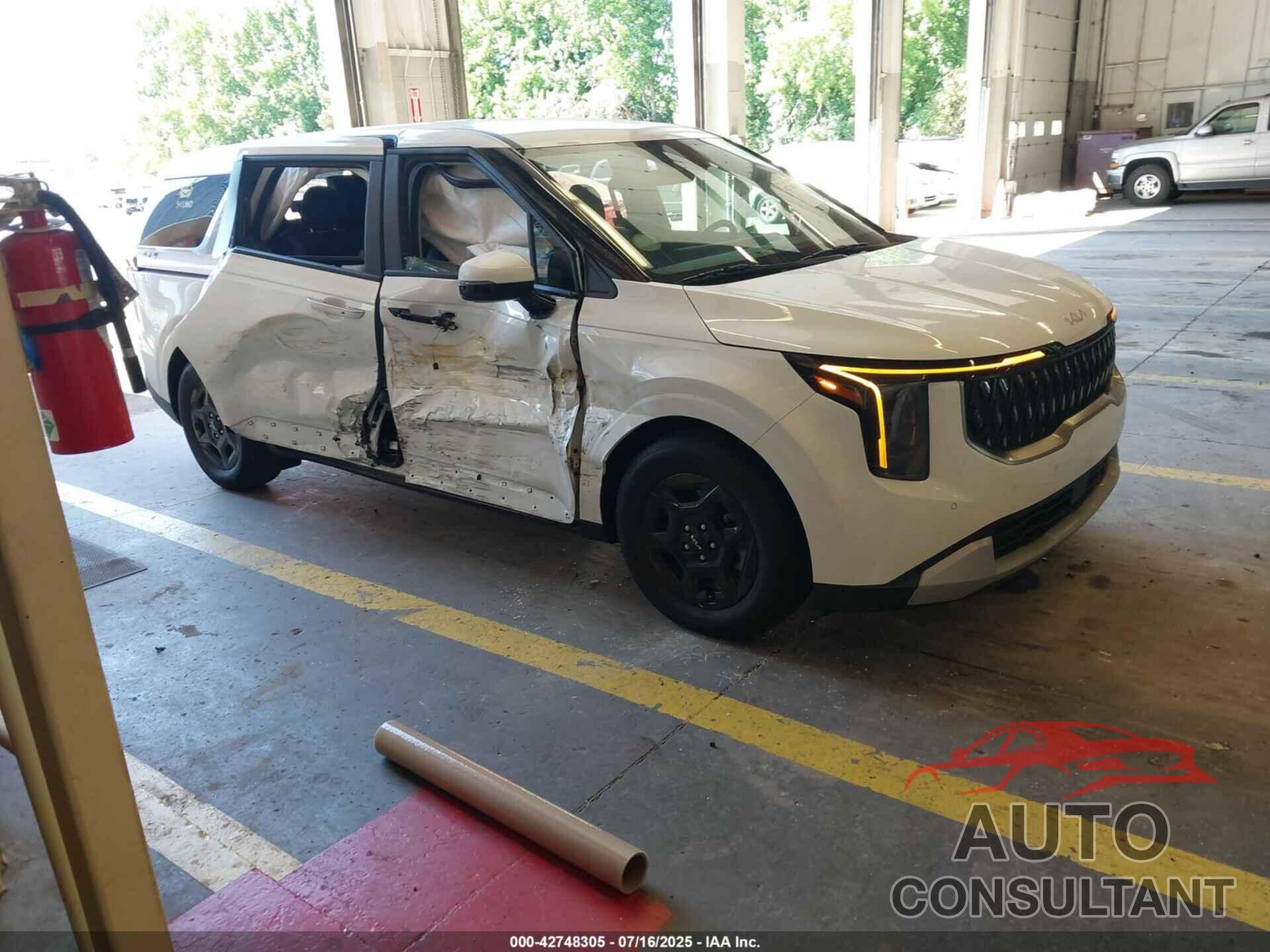 KIA CARNIVAL MPV 2025 - KNDNB5K3XS6474834