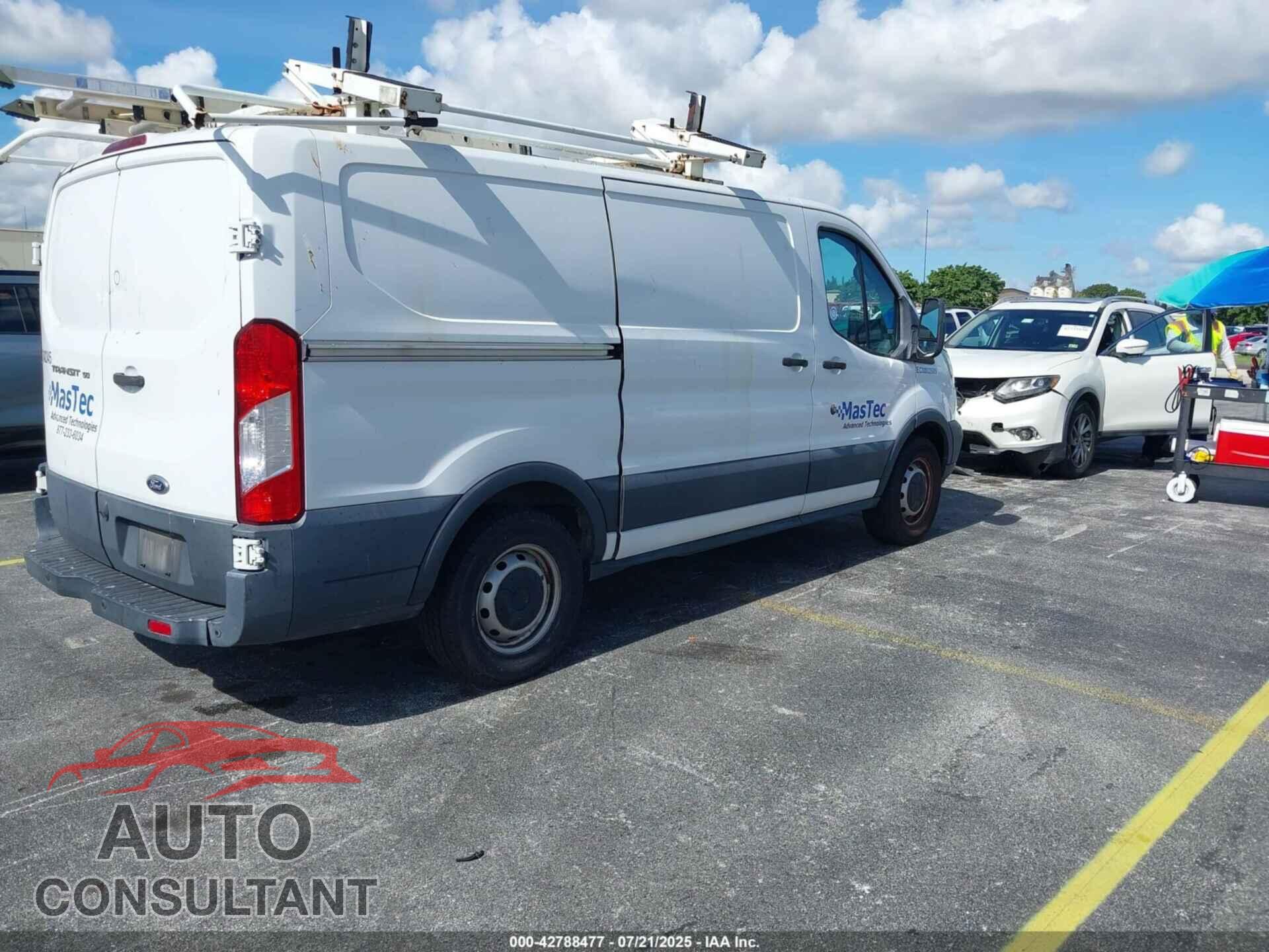 FORD TRANSIT-150 2017 - 1FTYE1YM5HKA68179