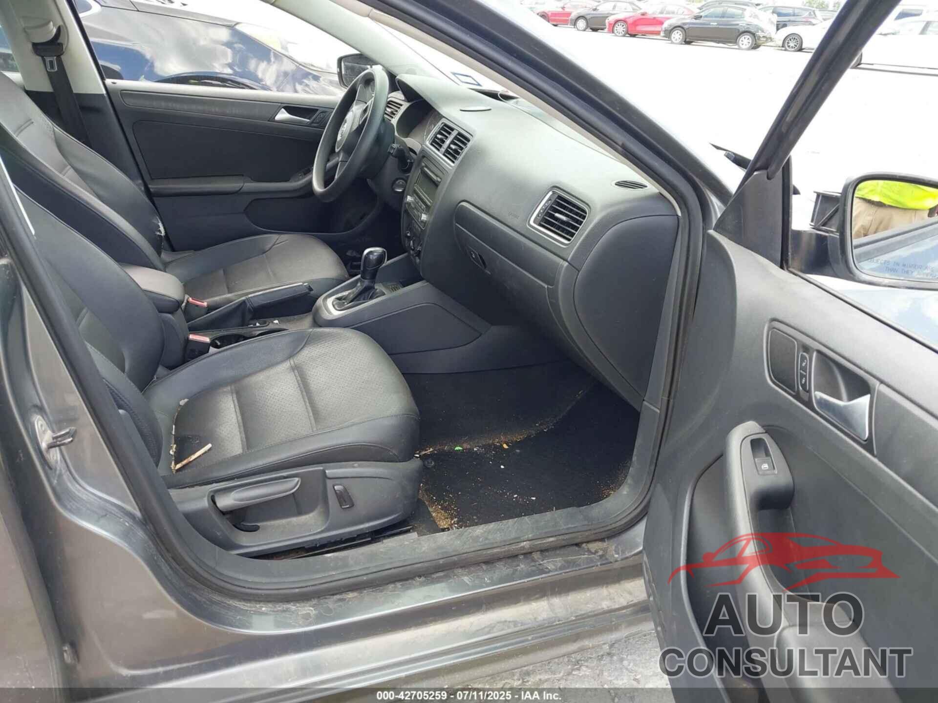 VOLKSWAGEN JETTA 2014 - 3VWD17AJXEM249213