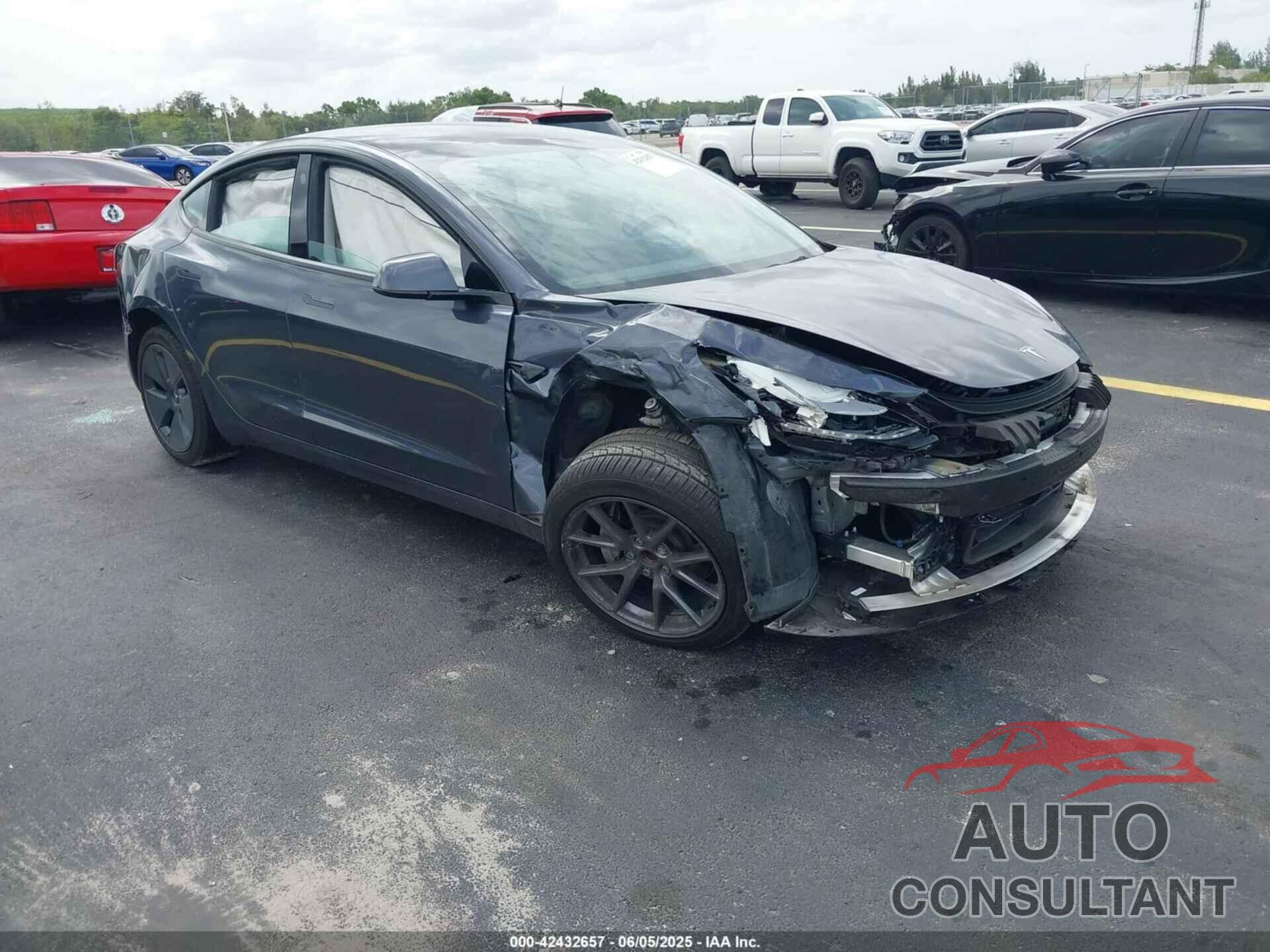 TESLA MODEL 3 2023 - 5YJ3E1EA5PF403912