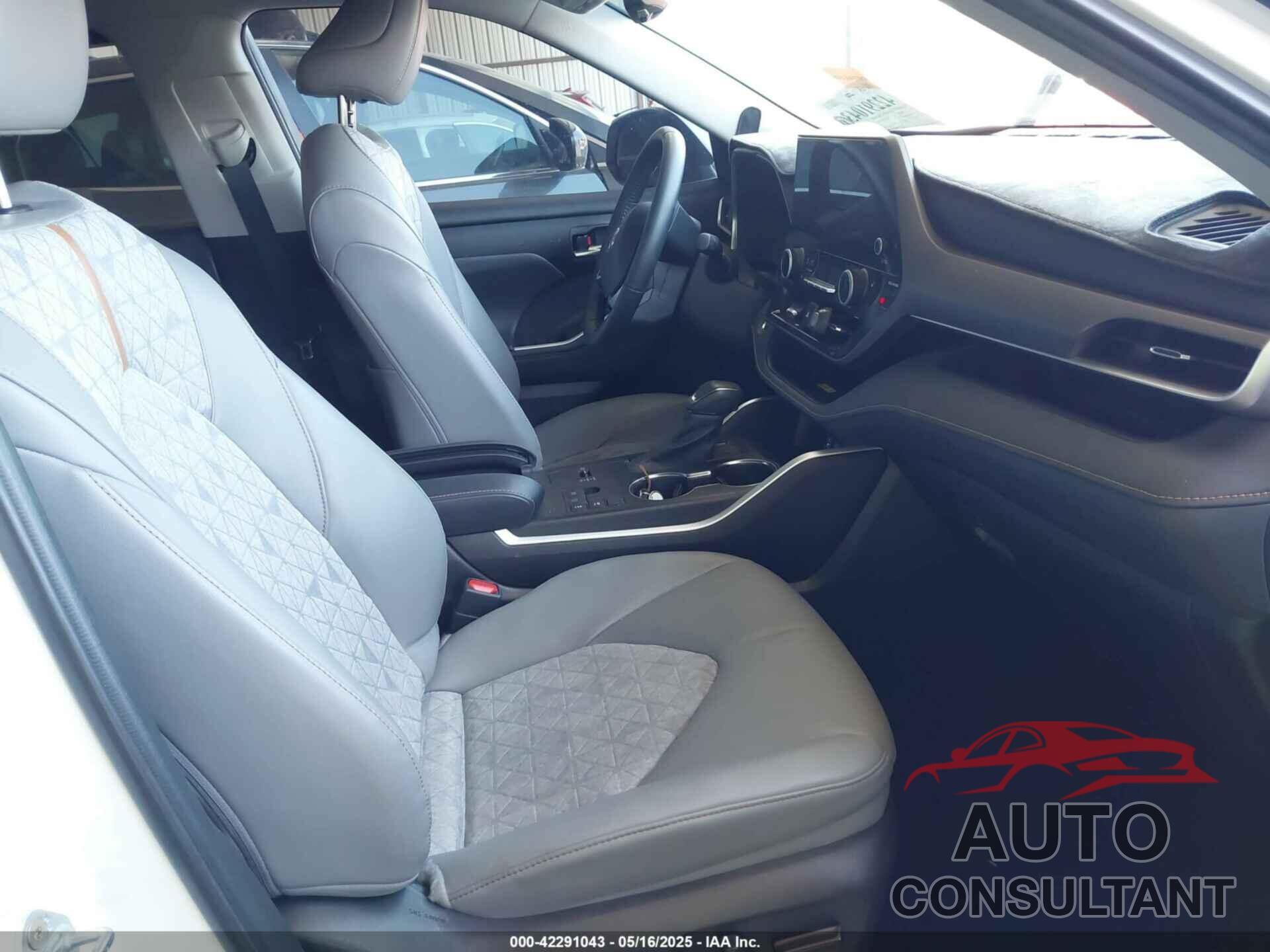 TOYOTA HIGHLANDER 2023 - 5TDAARAH7PS017203