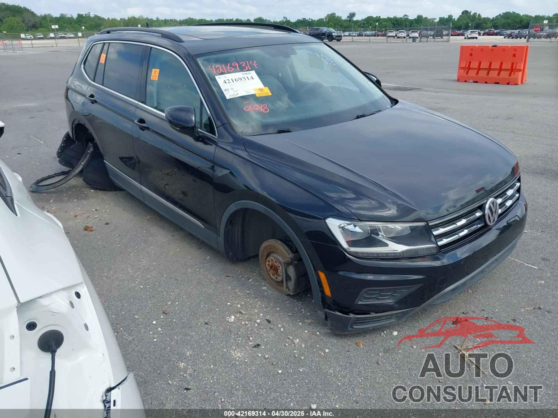 VOLKSWAGEN TIGUAN 2018 - 3VV3B7AX2JM049650