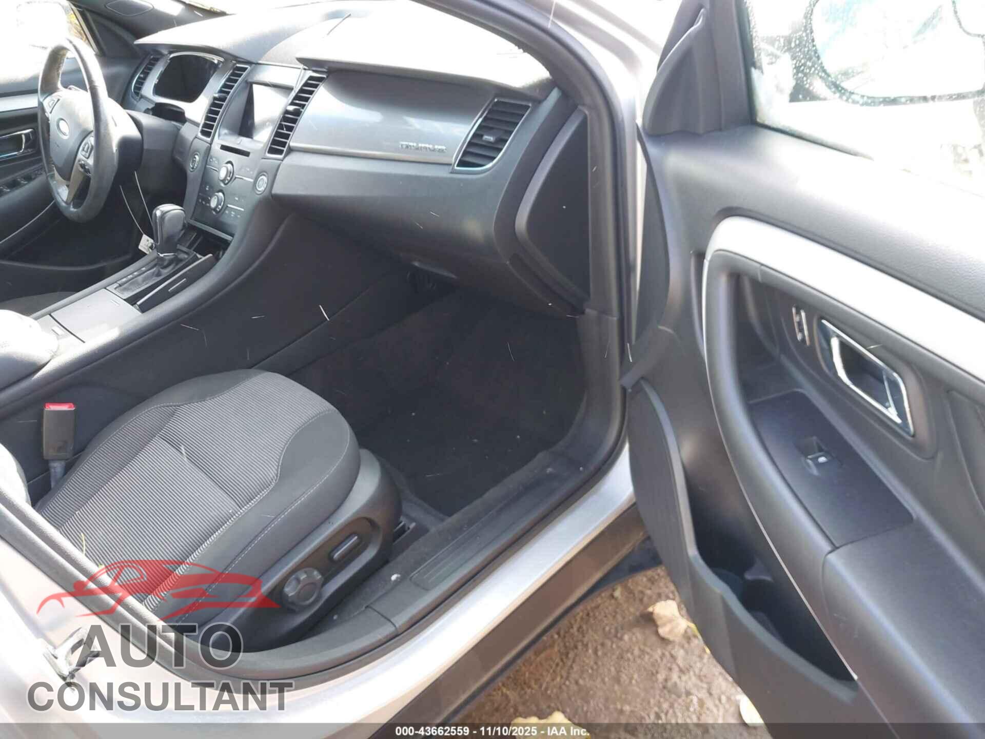 FORD TAURUS 2016 - 1FAHP2E95GG136231