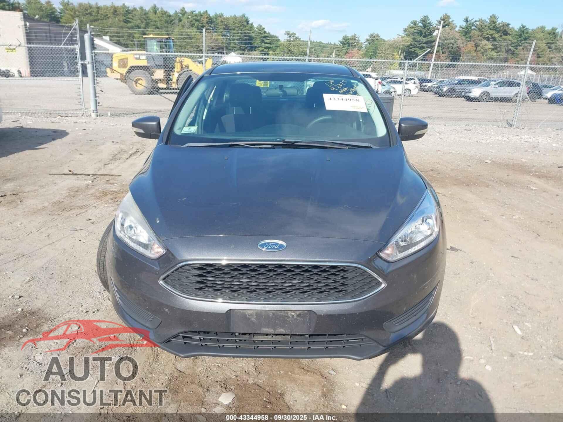 FORD FOCUS 2017 - 1FADP3F21HL227012