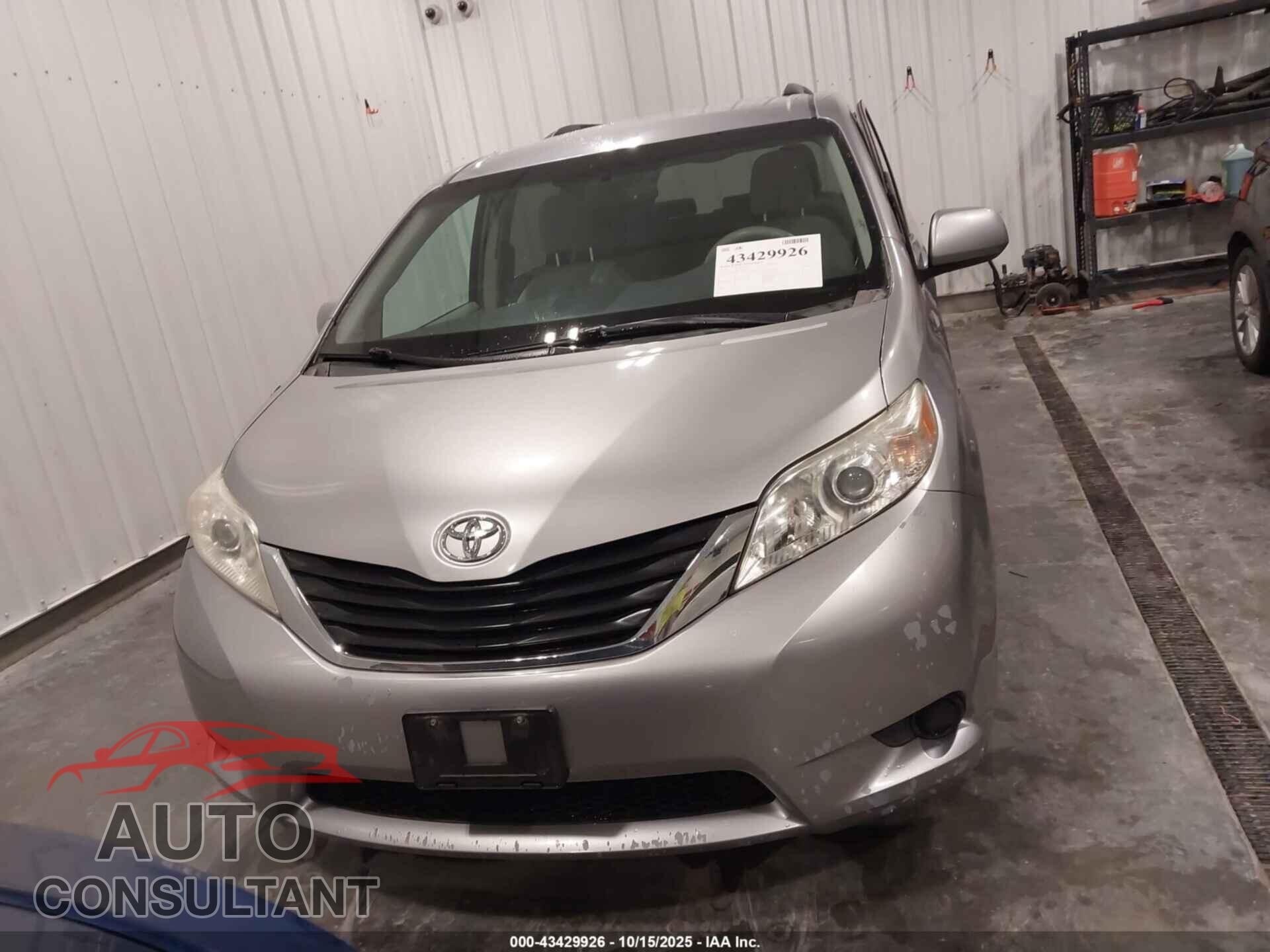 TOYOTA SIENNA 2013 - 5TDKK3DC8DS388008