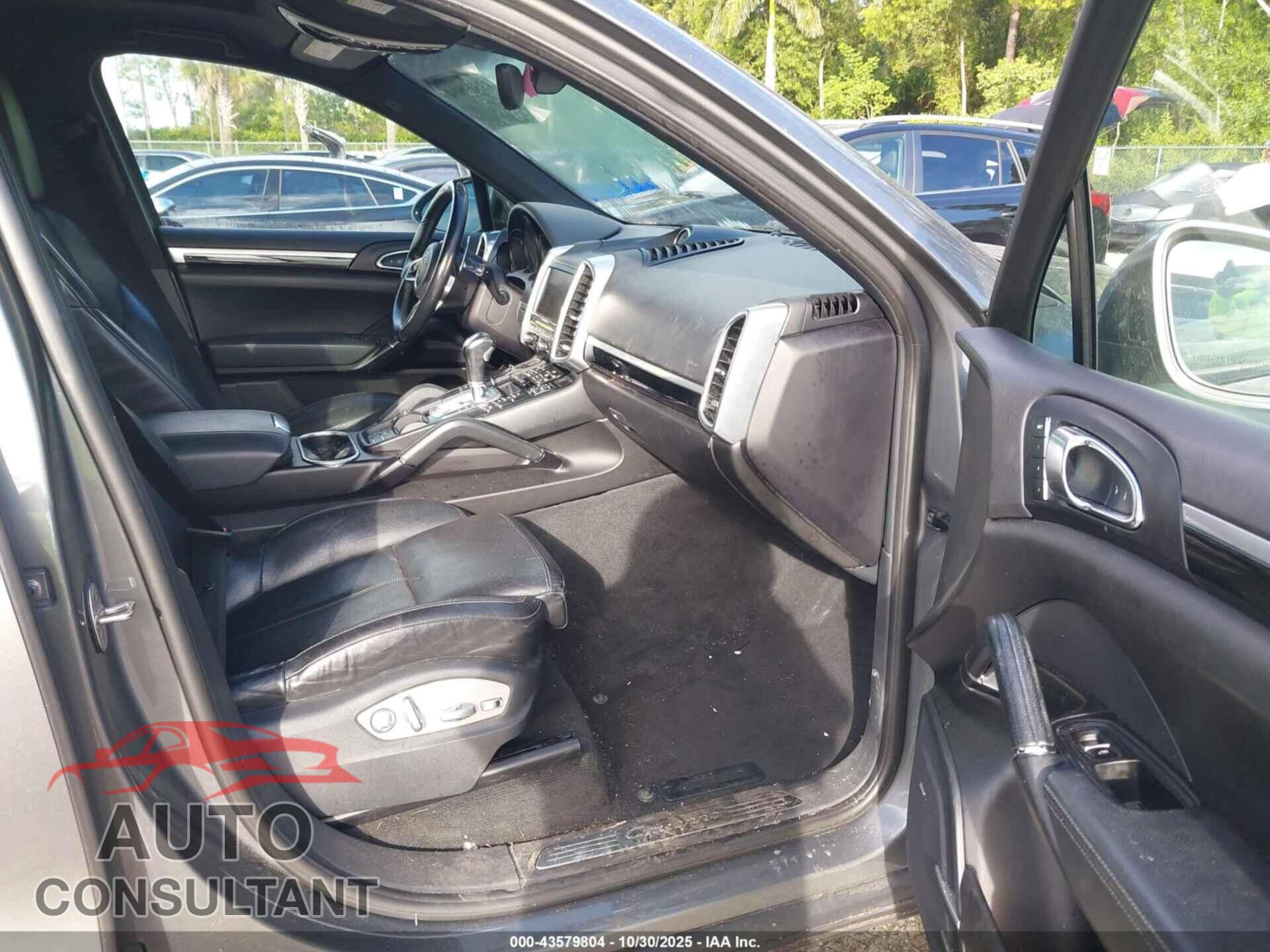 PORSCHE CAYENNE 2016 - WP1AA2A26GKA09005