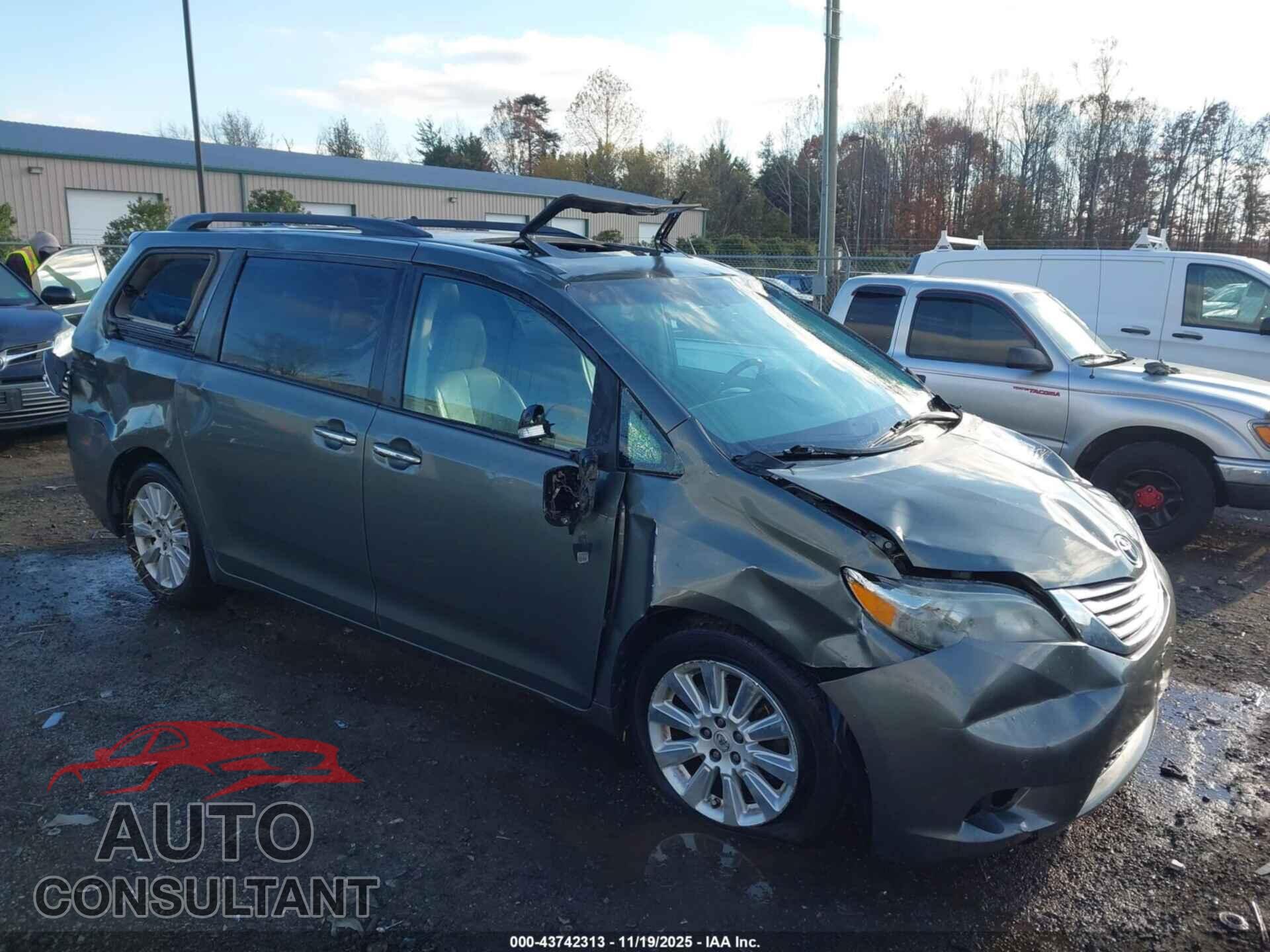 TOYOTA SIENNA 2013 - 5TDDK3DC8DS060399