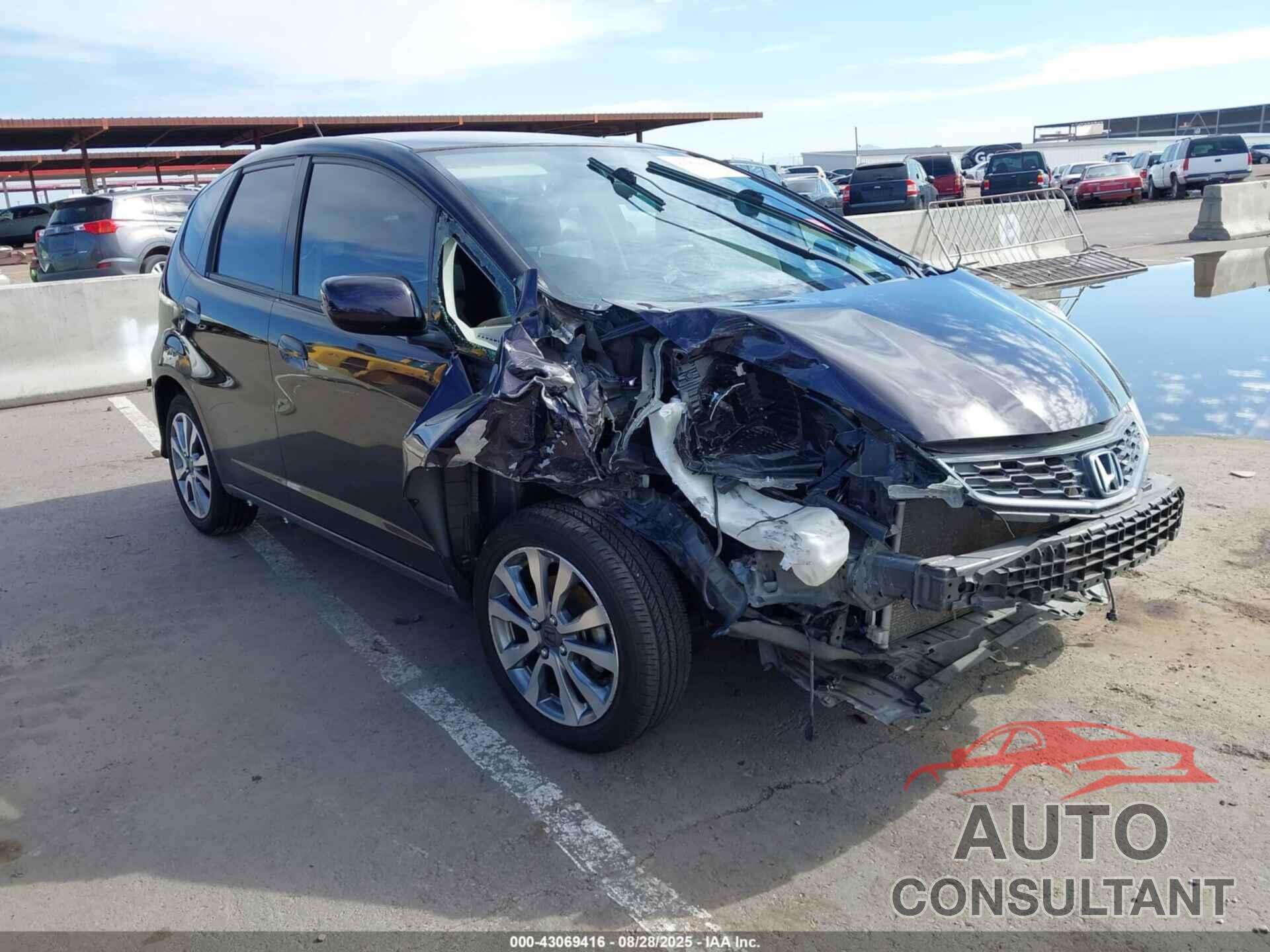 HONDA FIT 2013 - JHMGE8H55DC022562