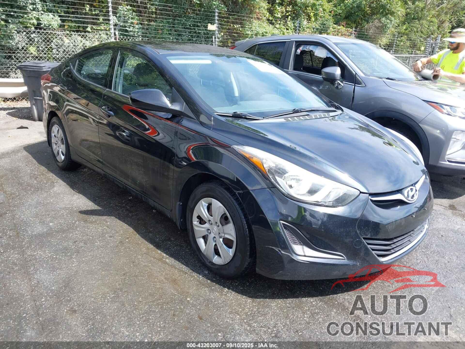 HYUNDAI ELANTRA 2016 - KMHDH4AEXGU575801