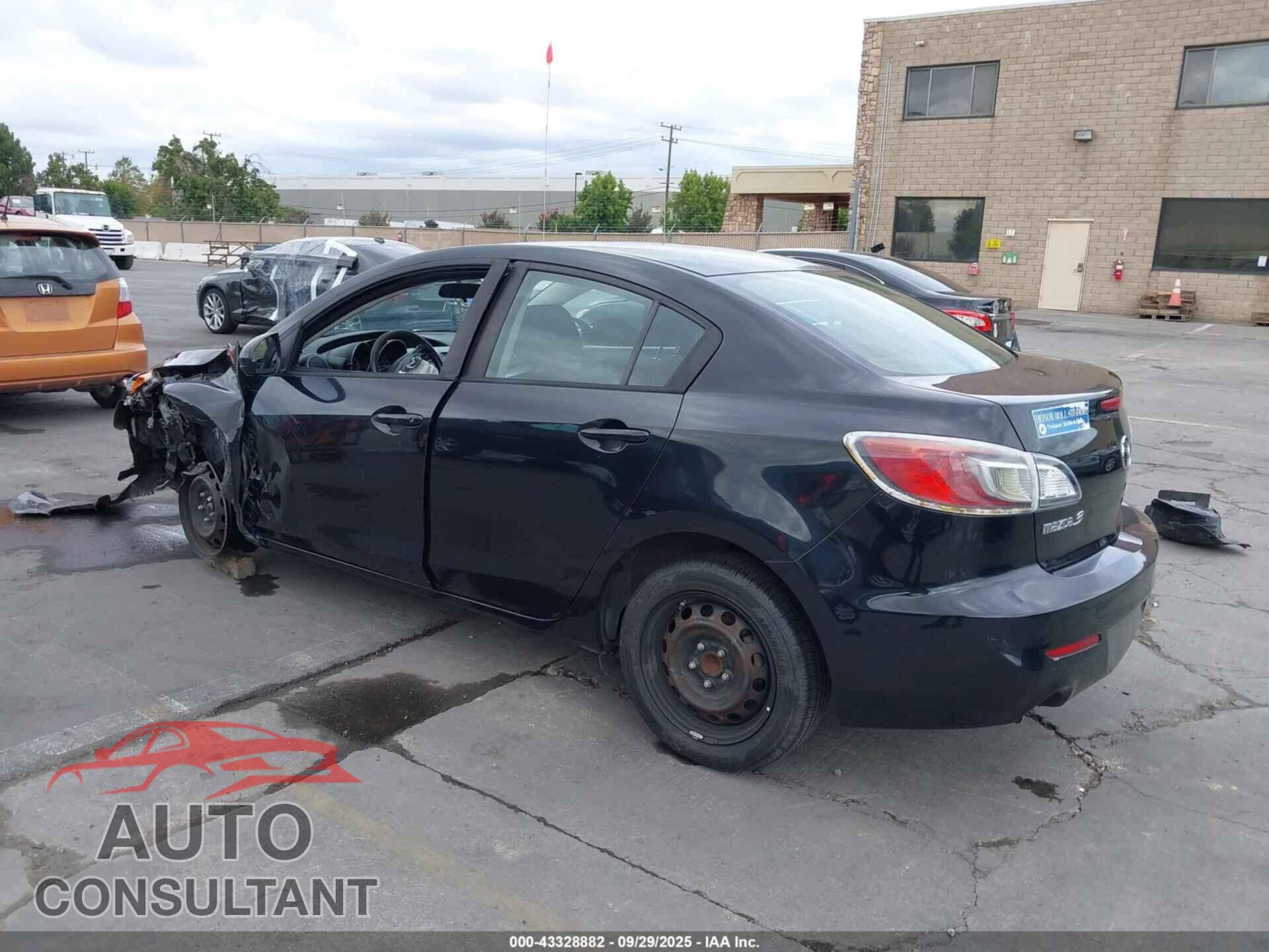 MAZDA MAZDA3 2013 - JM1BL1UP2D1847826
