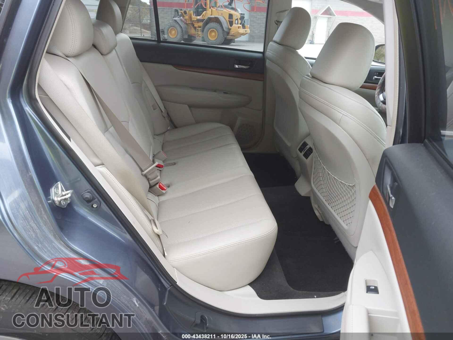 SUBARU OUTBACK 2014 - 4S4BRBLC8E3247414