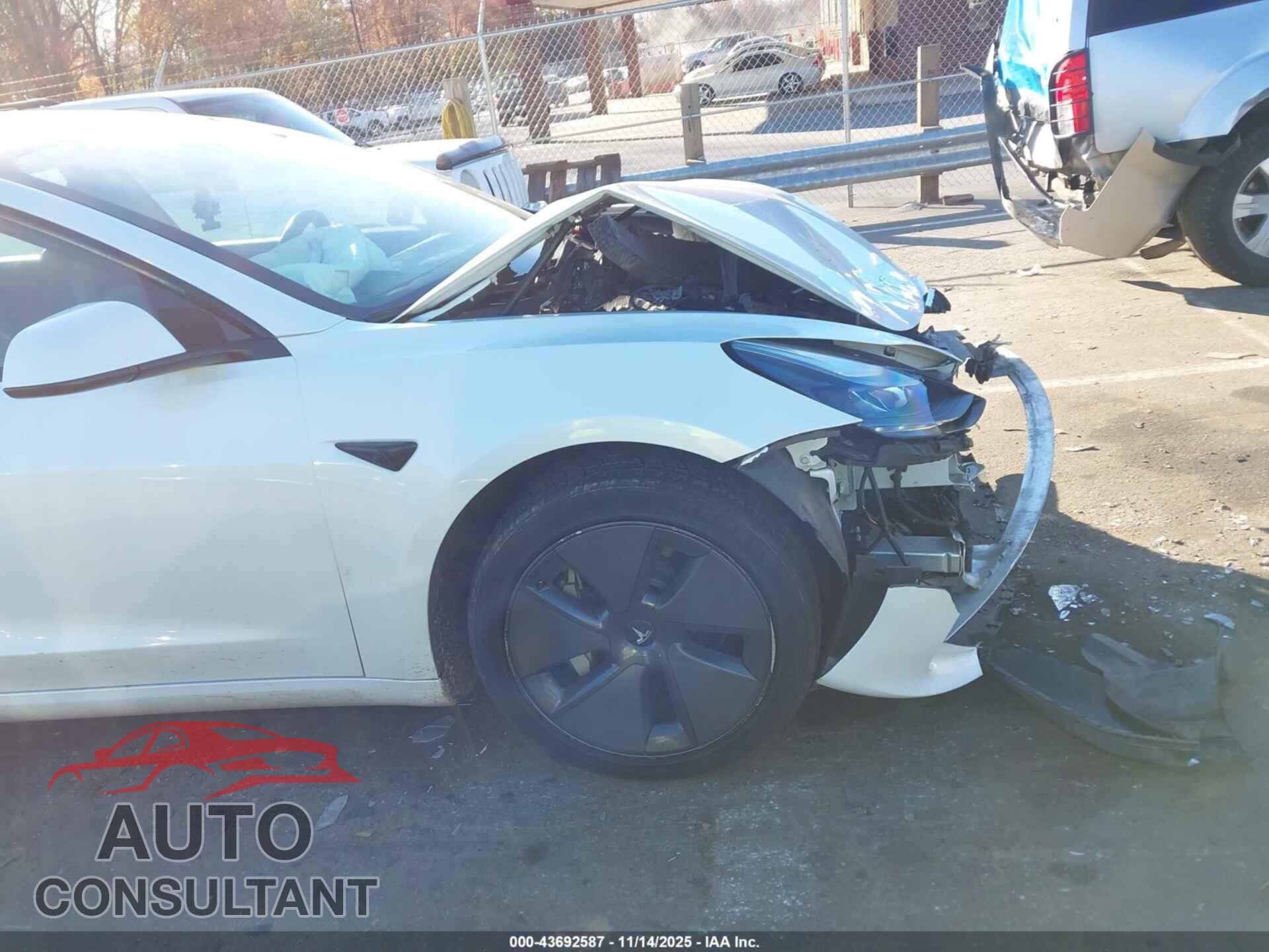 TESLA MODEL 3 2023 - 5YJ3E1EA5PF402940
