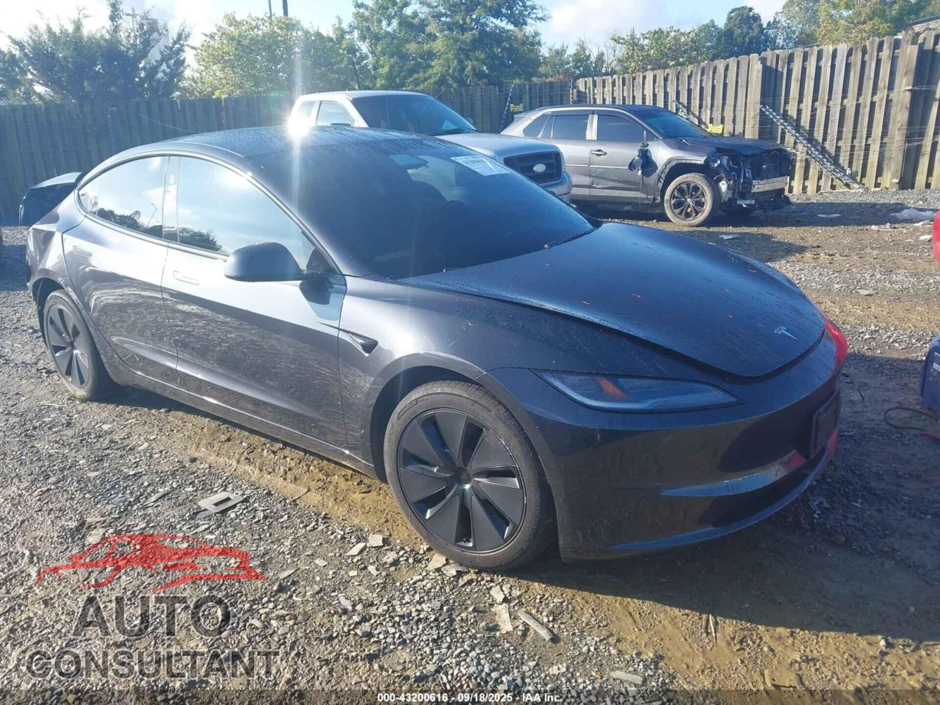 TESLA MODEL 3 2024 - 5YJ3E1EAXRF770629
