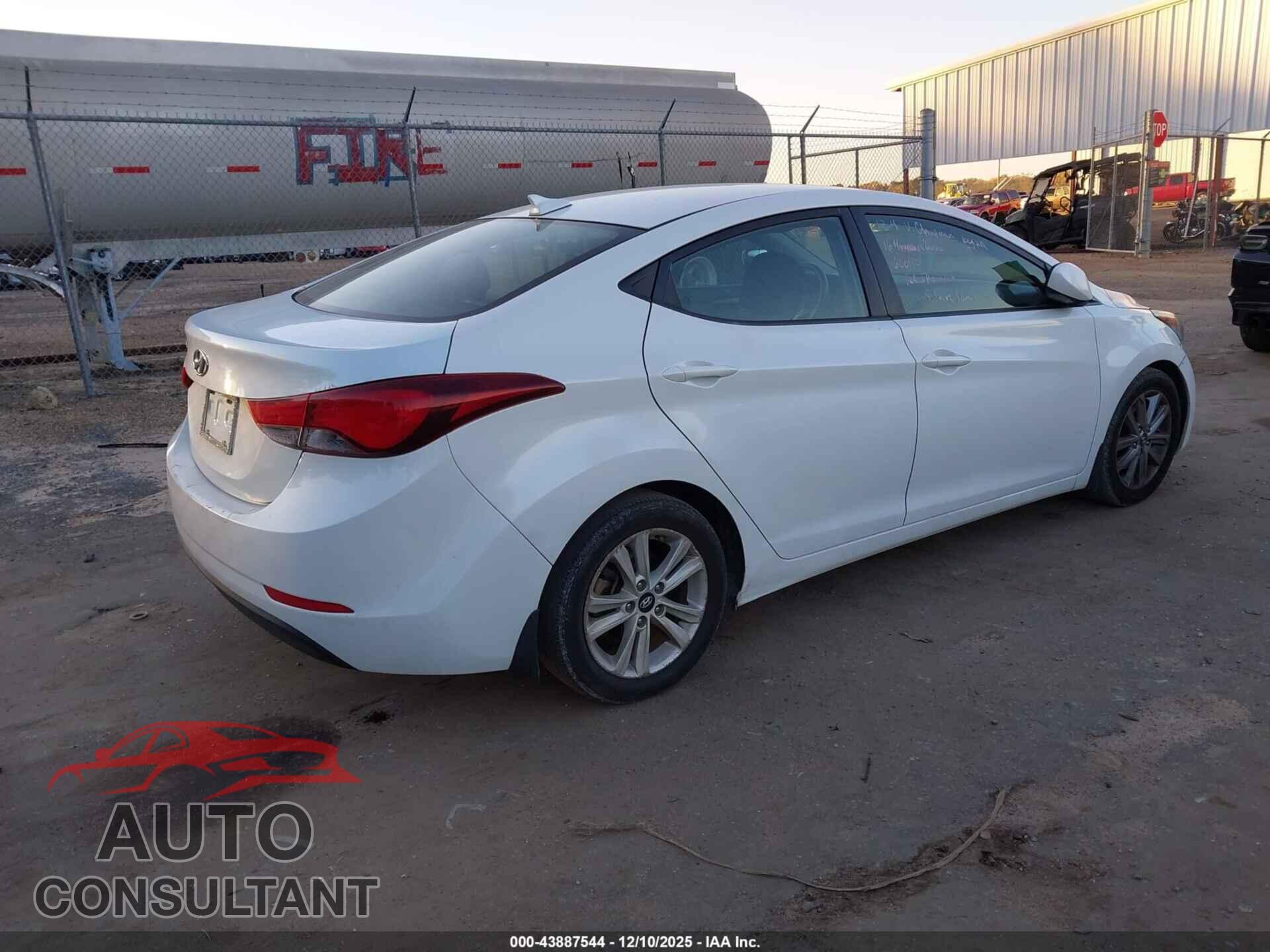 HYUNDAI ELANTRA 2016 - 5NPDH4AE4GH660180