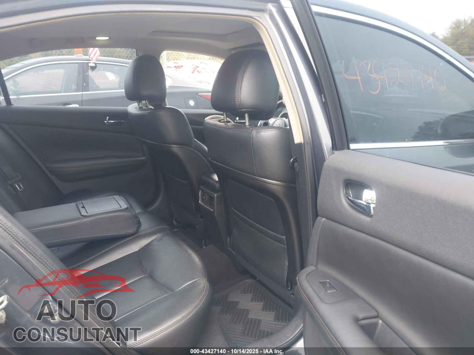 NISSAN MAXIMA 2011 - 1N4AA5AP5BC805526