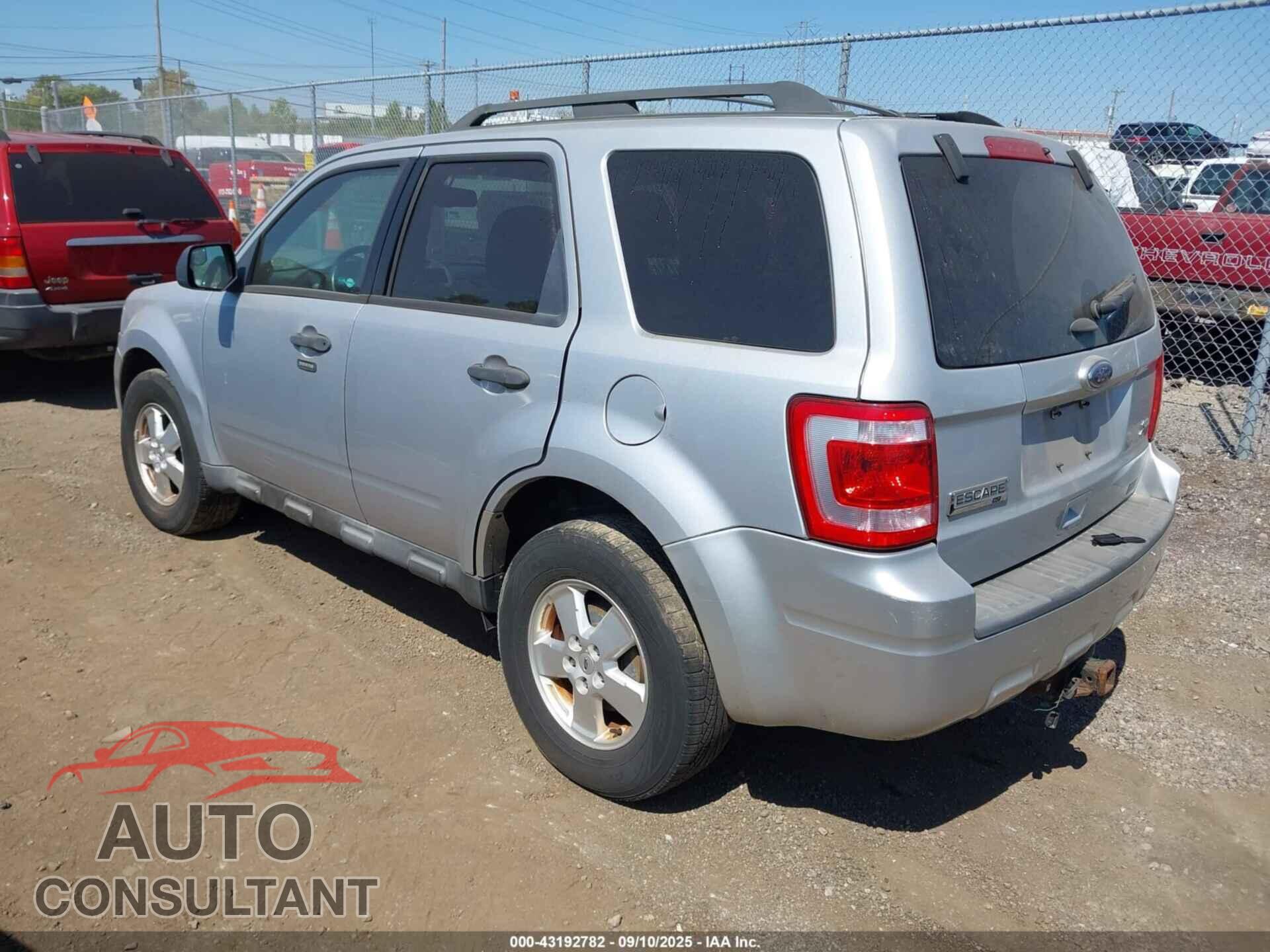 FORD ESCAPE 2011 - 1FMCU9DG8BKC03329