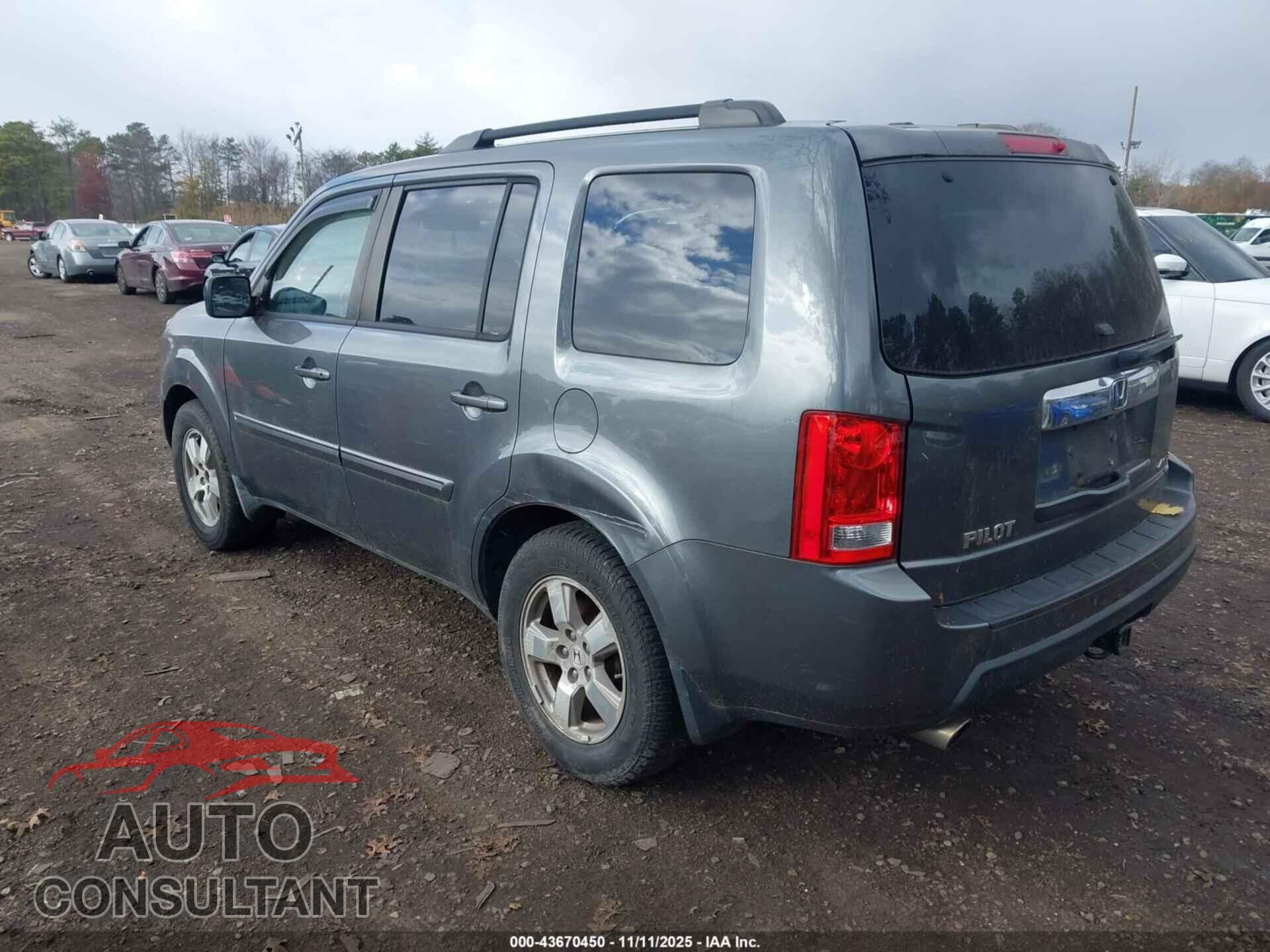 HONDA PILOT 2011 - 5FNYF4H65BB028625