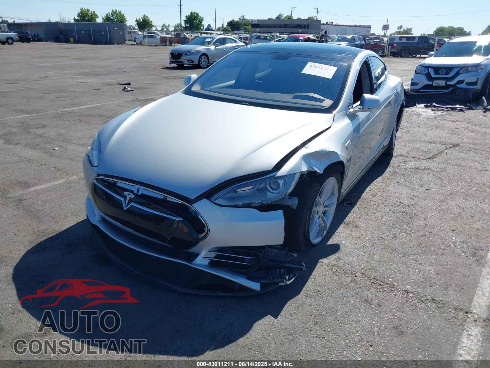 TESLA MODEL S 2013 - 5YJSA1CN8DFP12993