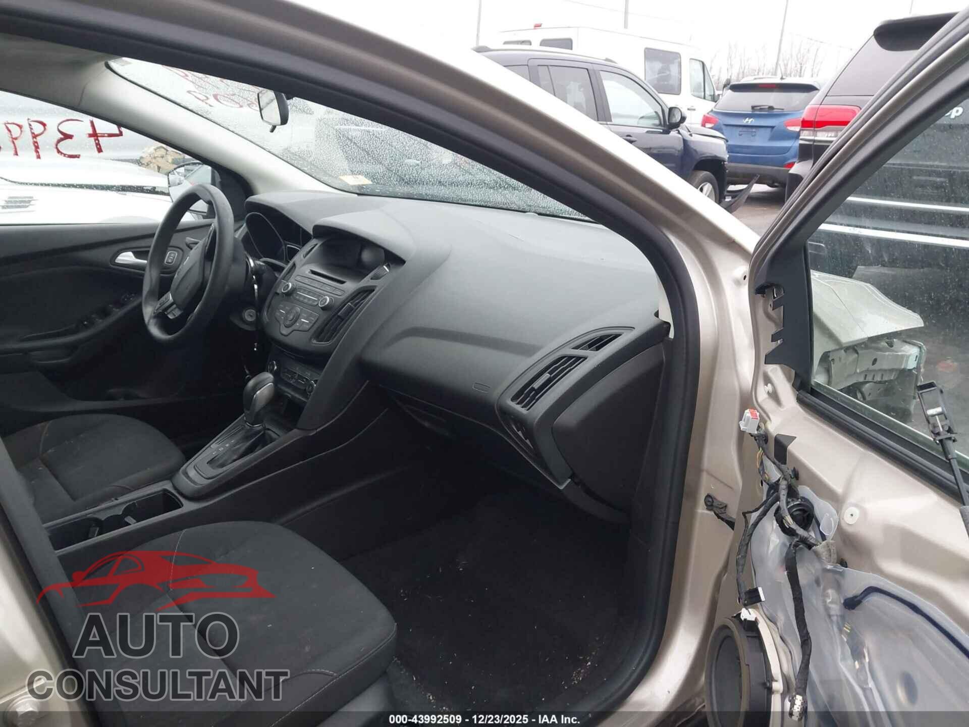 FORD FOCUS 2017 - 1FADP3F25HL288461