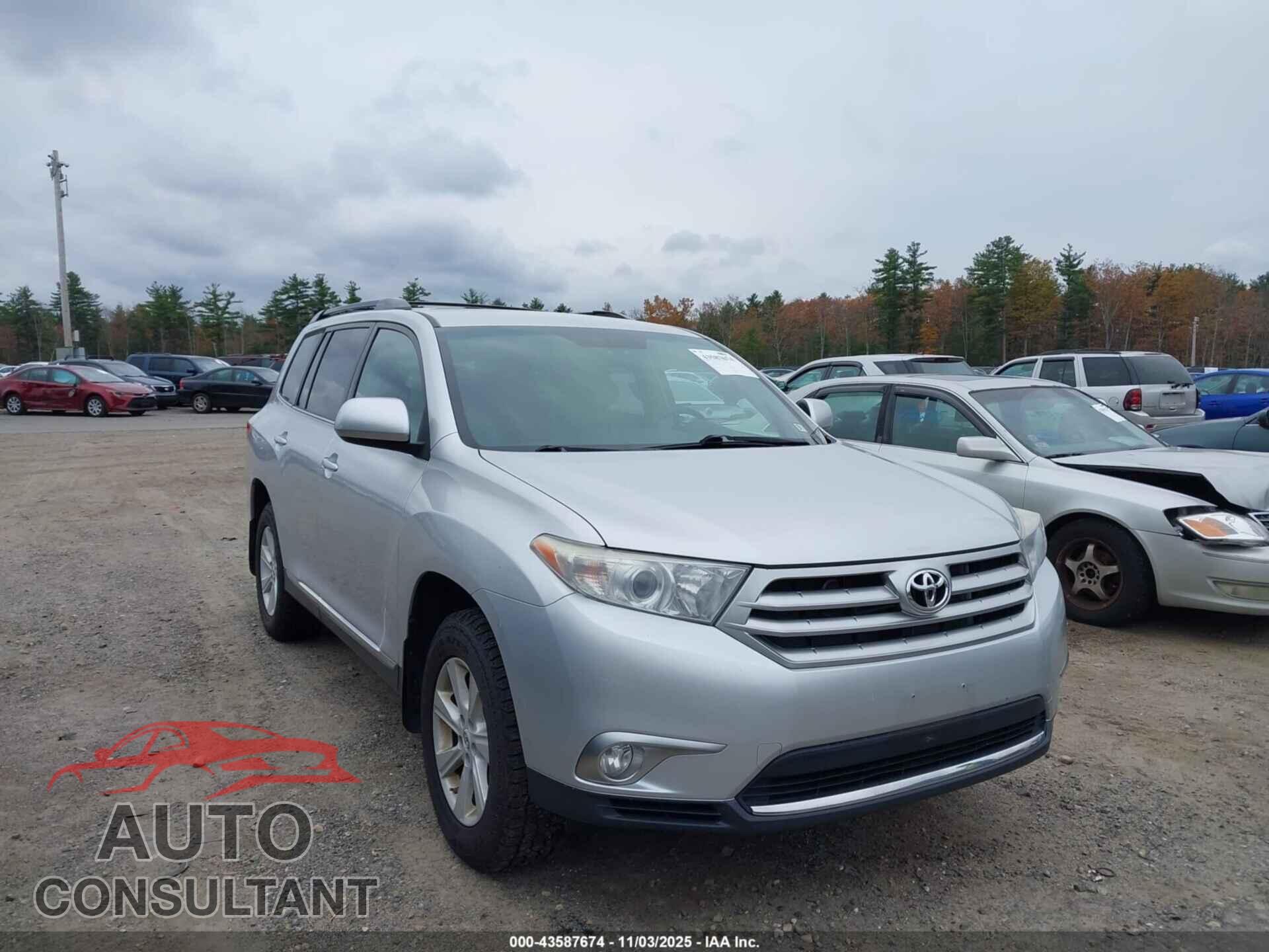TOYOTA HIGHLANDER 2012 - 5TDBK3EH4CS143215