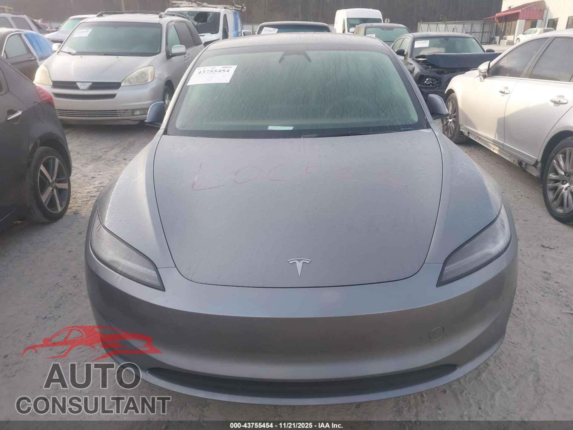TESLA MODEL 3 2024 - 5YJ3E1EA9RF862475