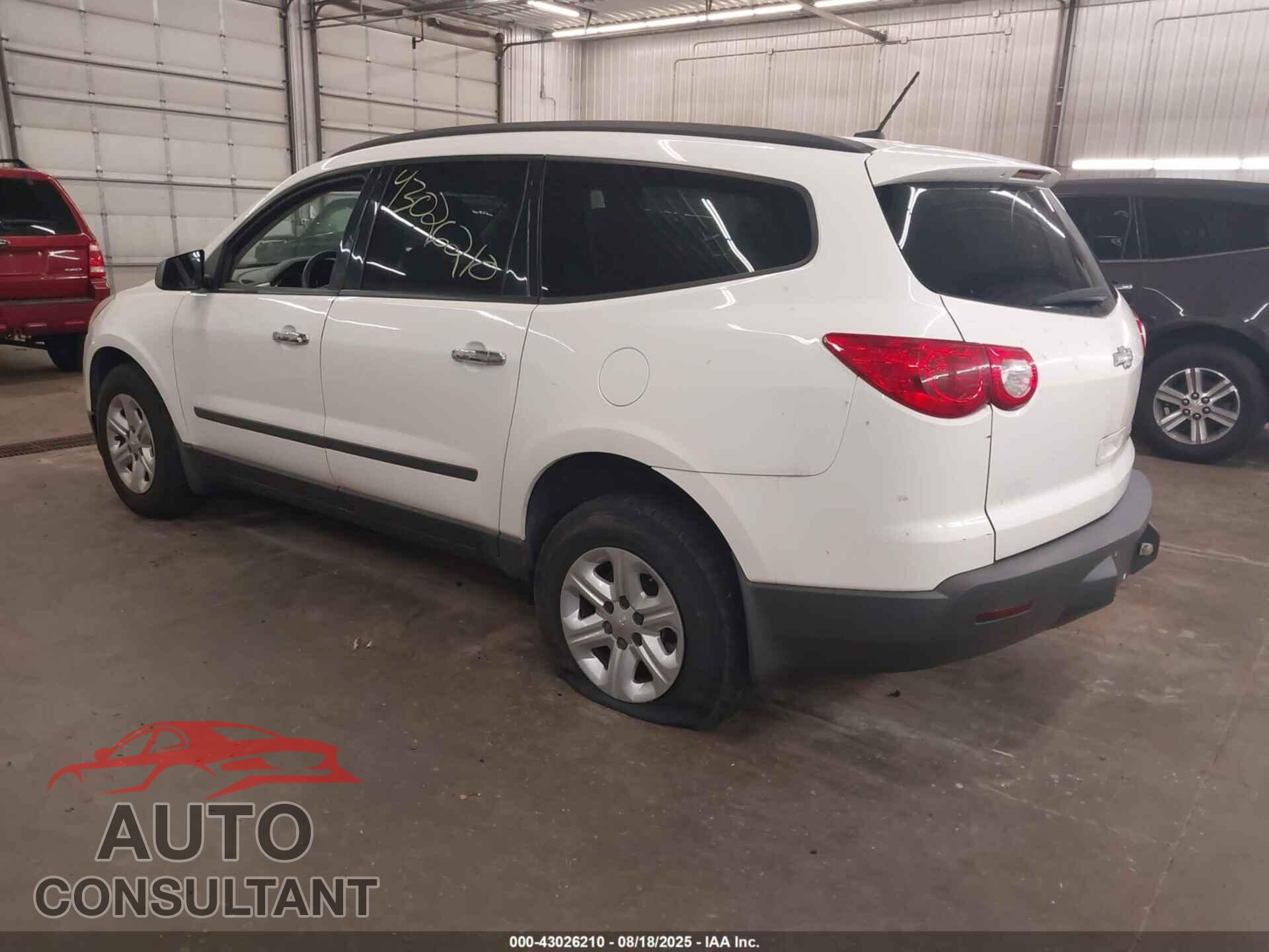 CHEVROLET TRAVERSE 2011 - 1GNKRFED2BJ196329