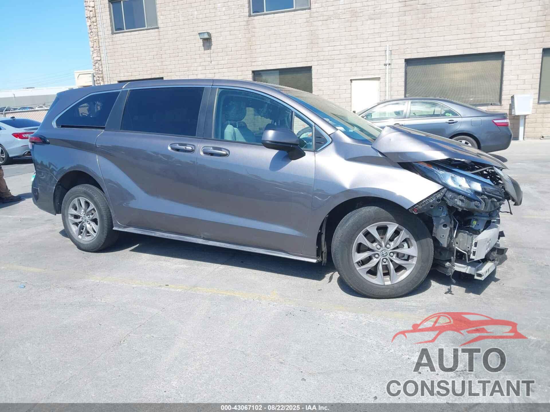 TOYOTA SIENNA 2022 - 5TDKRKEC3NS097101