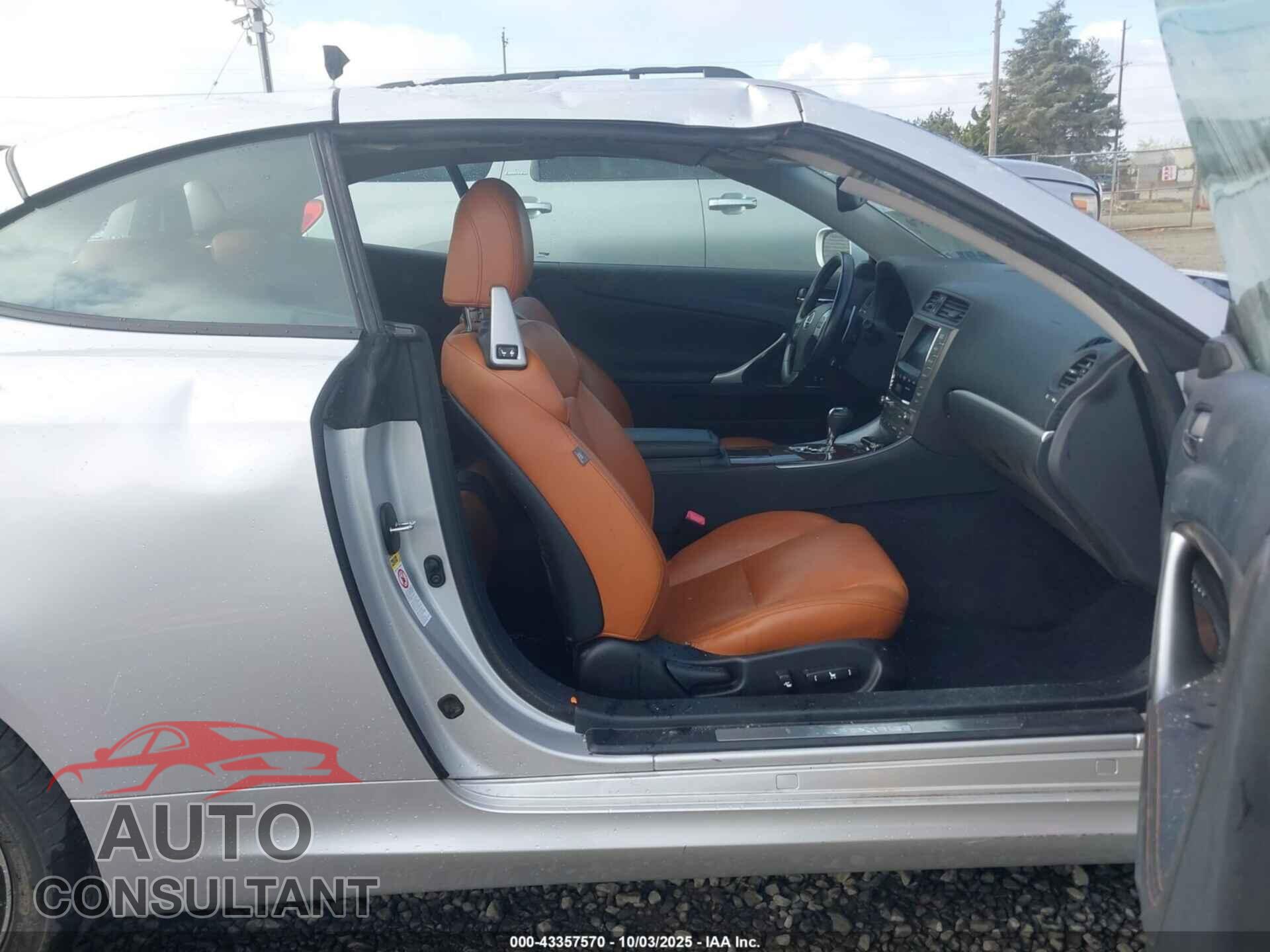 LEXUS IS 250C 2011 - JTHFF2C28B2520146