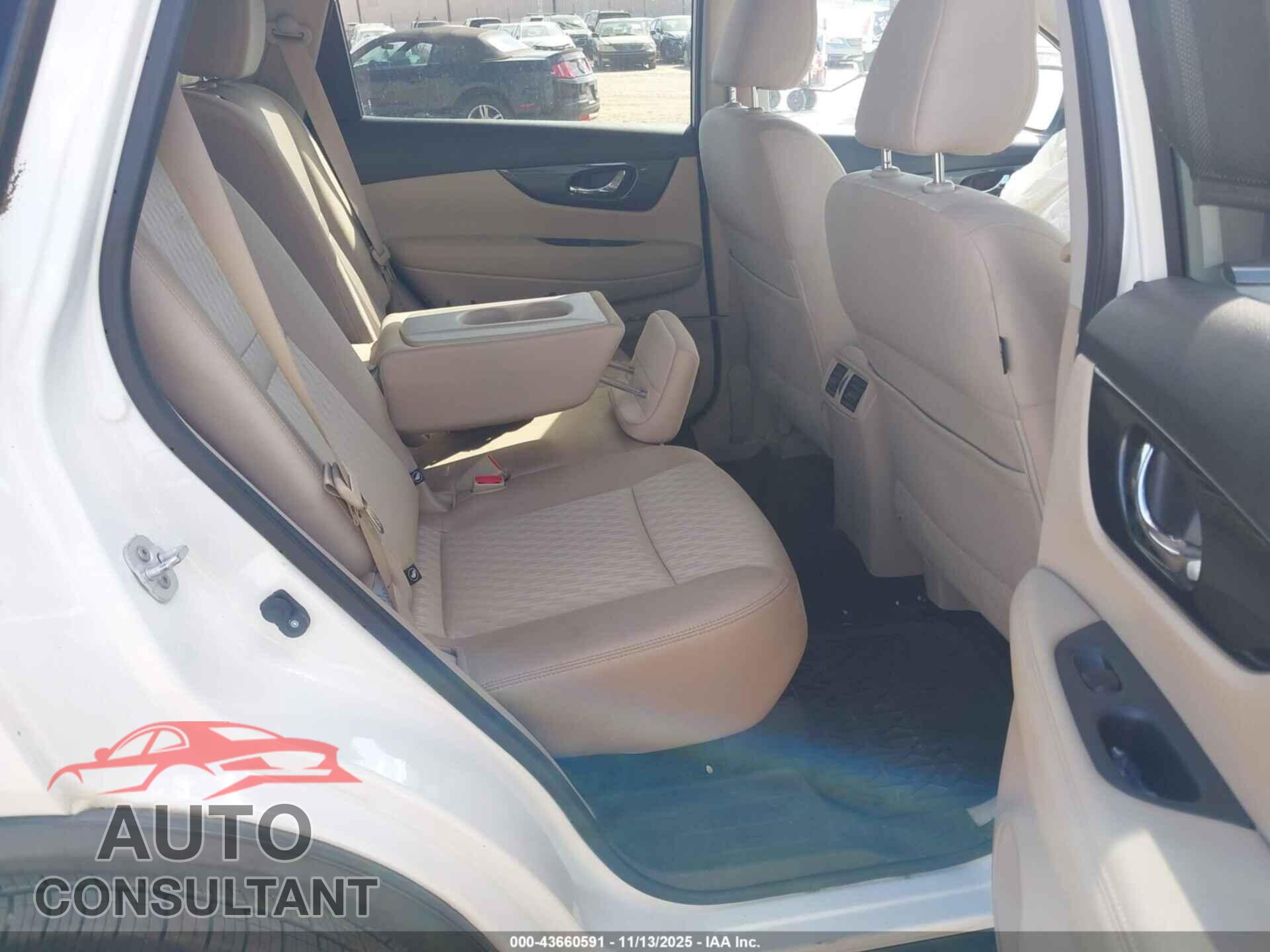 NISSAN ROGUE 2017 - KNMAT2MTXHP558808