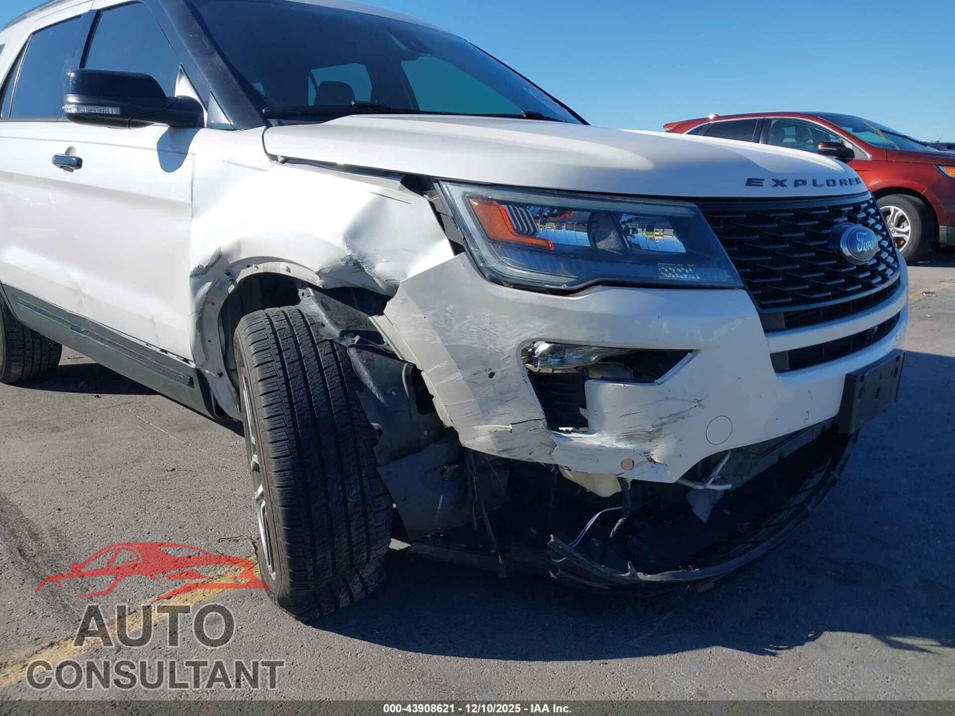 FORD EXPLORER 2018 - 1FM5K8GT2JGB30347
