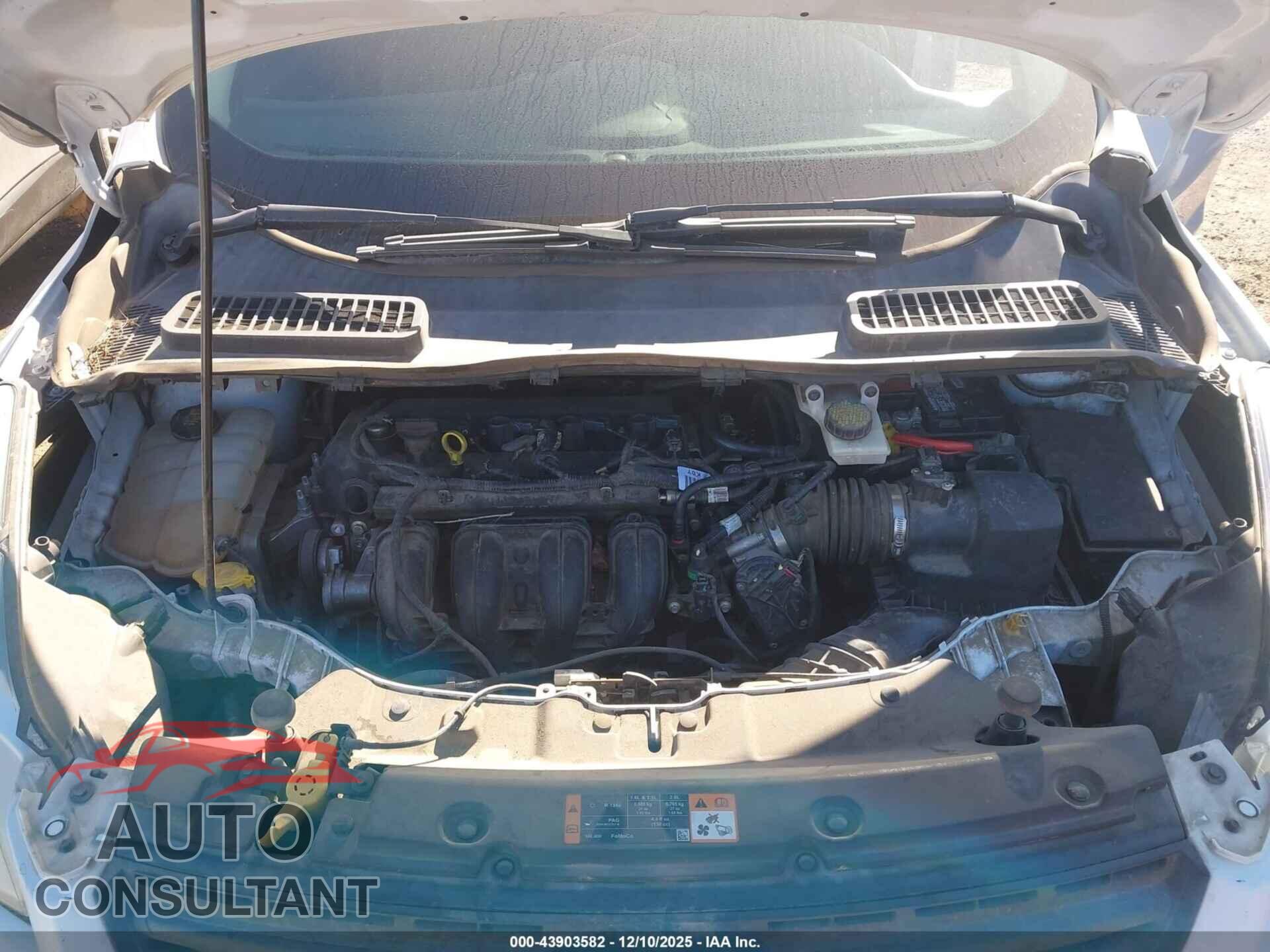 FORD ESCAPE 2015 - 1FMCU0F79FUB95518