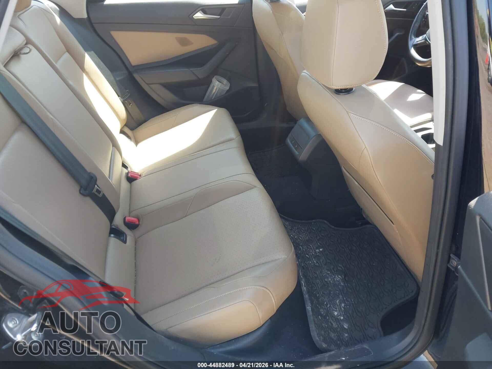VOLKSWAGEN JETTA 2019 - 3VWC57BU7KM123962