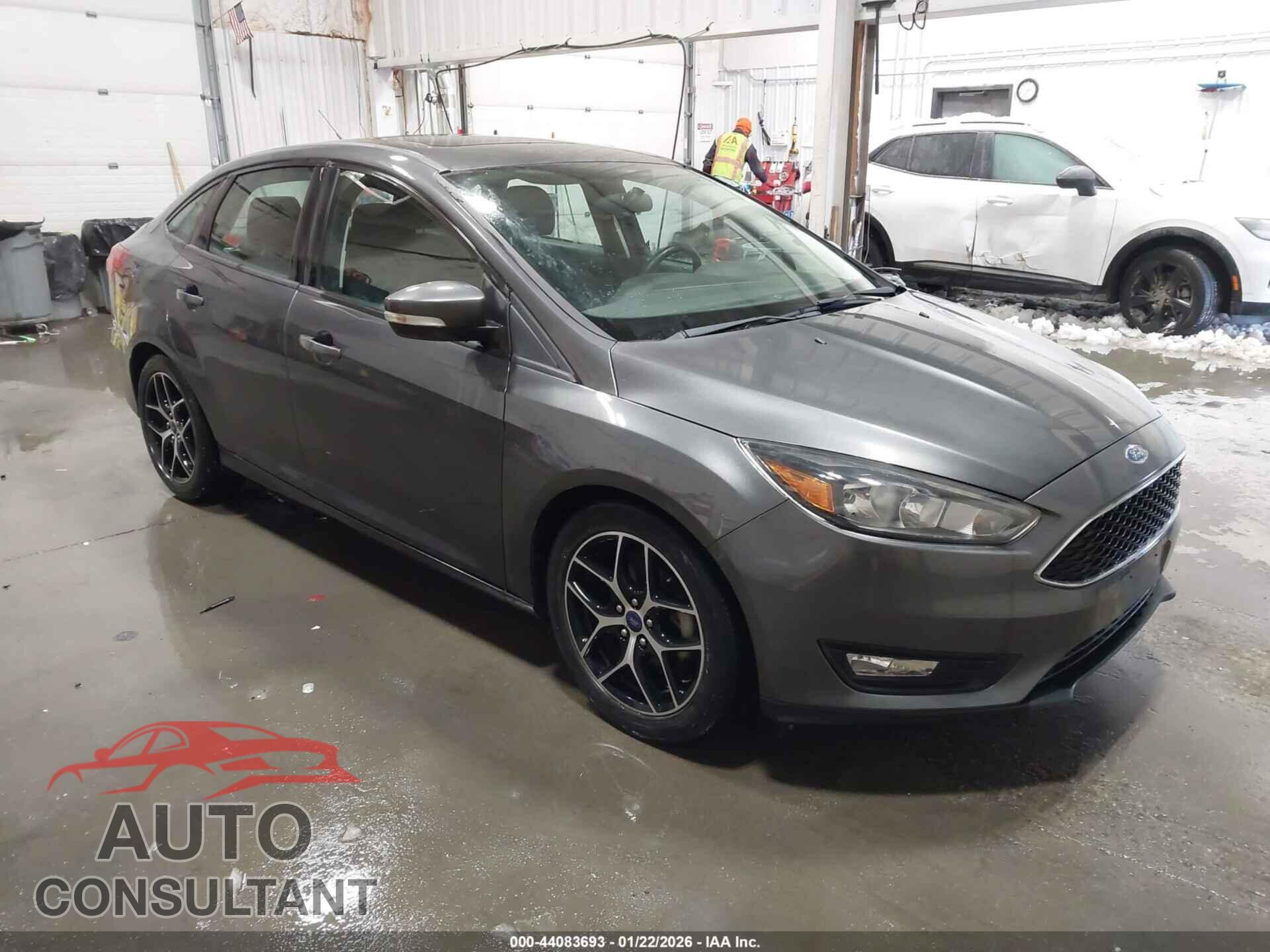 FORD FOCUS 2017 - 1FADP3H21HL320366